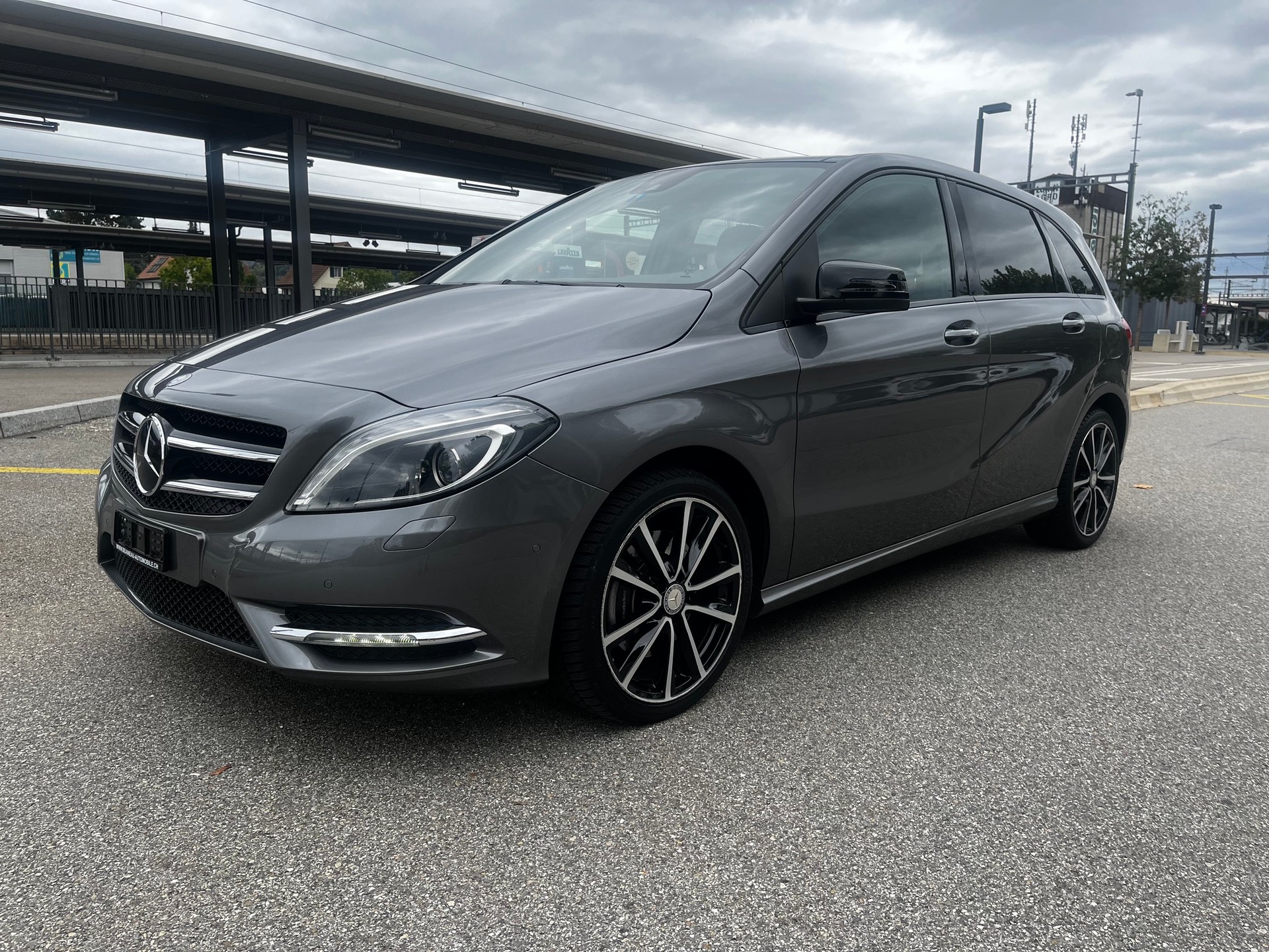 MERCEDES-BENZ B 220 4Matic 7G-DCT-image-0
