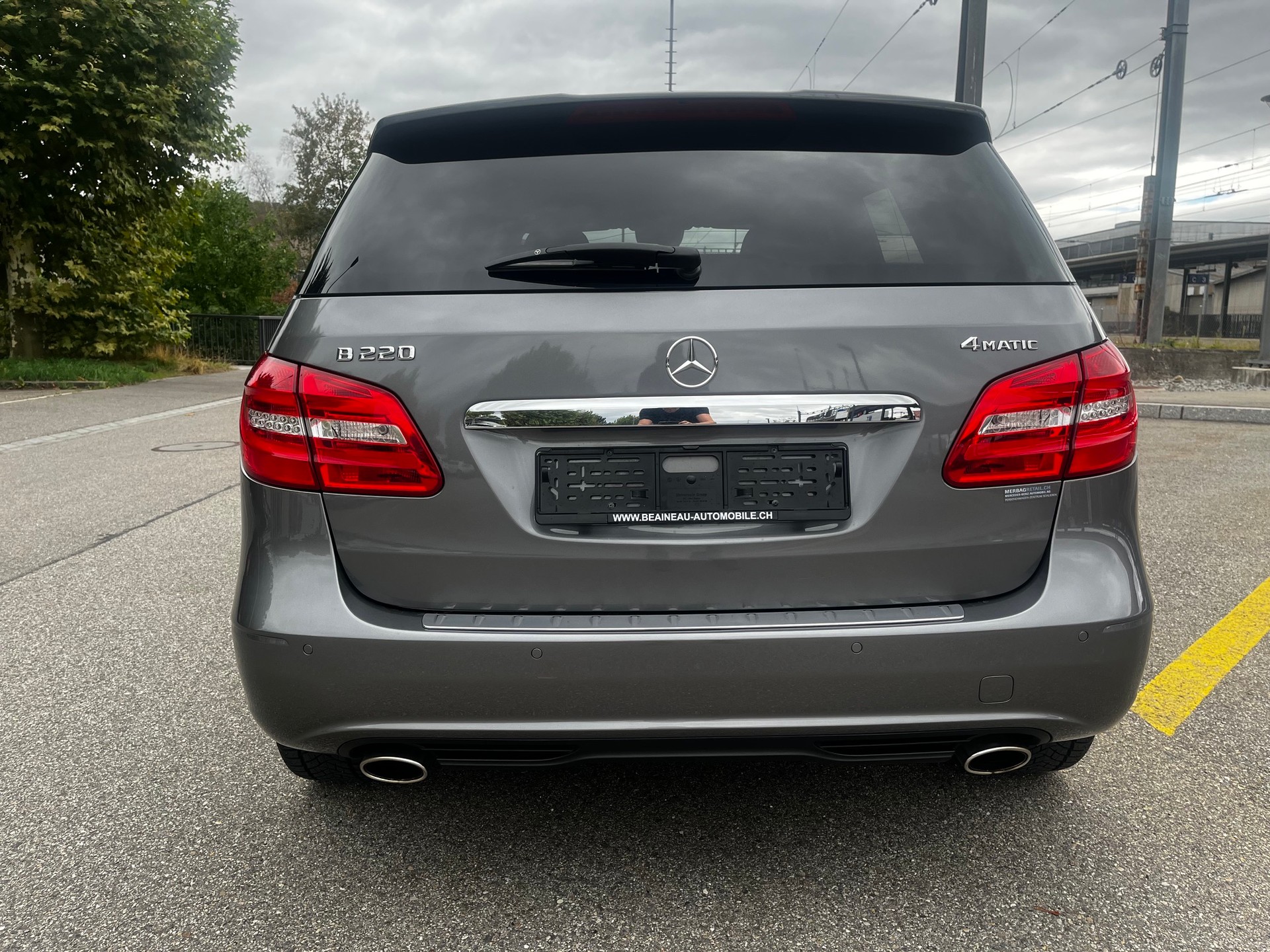 MERCEDES-BENZ B 220 4Matic 7G-DCT-image-4