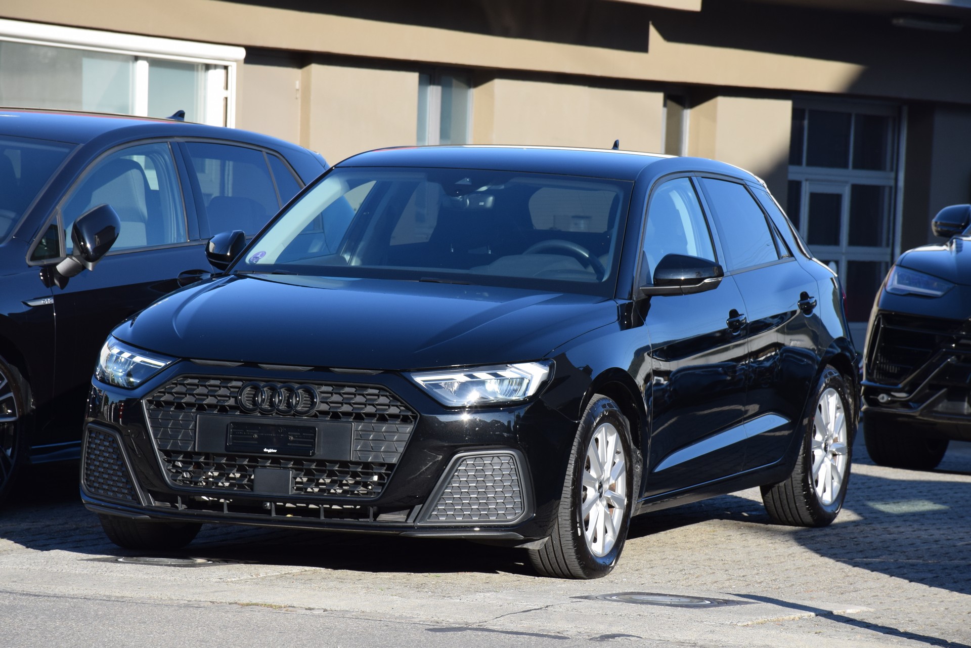AUDI A1 Sportback 30 TFSI S Line Attraction S-tronic-image-1