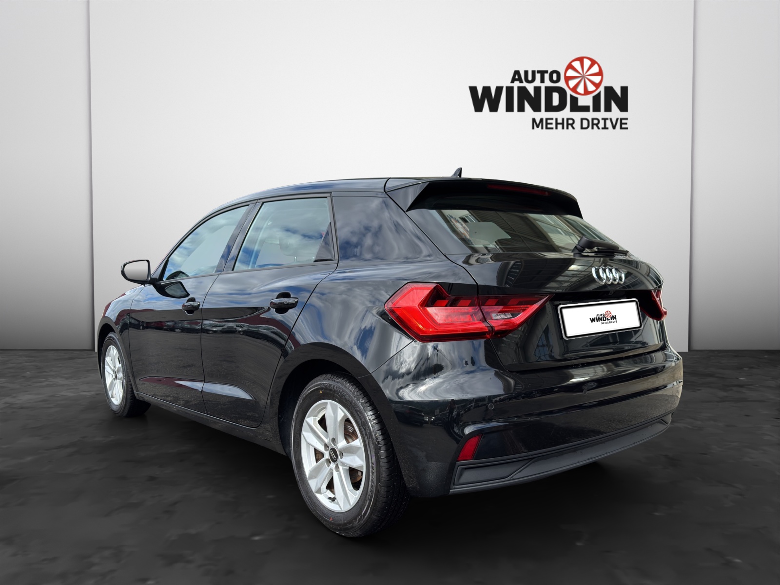 AUDI A1 Sportback 1.0 30 TFSI Attraction S-Tronic-image-2