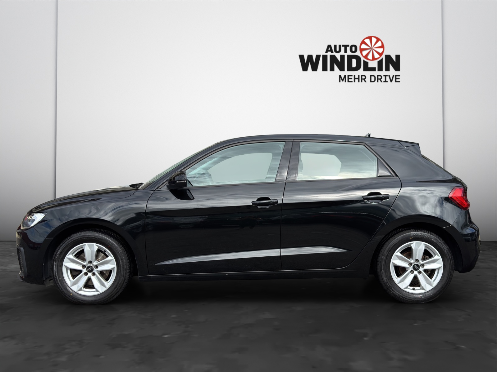AUDI A1 Sportback 1.0 30 TFSI Attraction S-Tronic-image-3