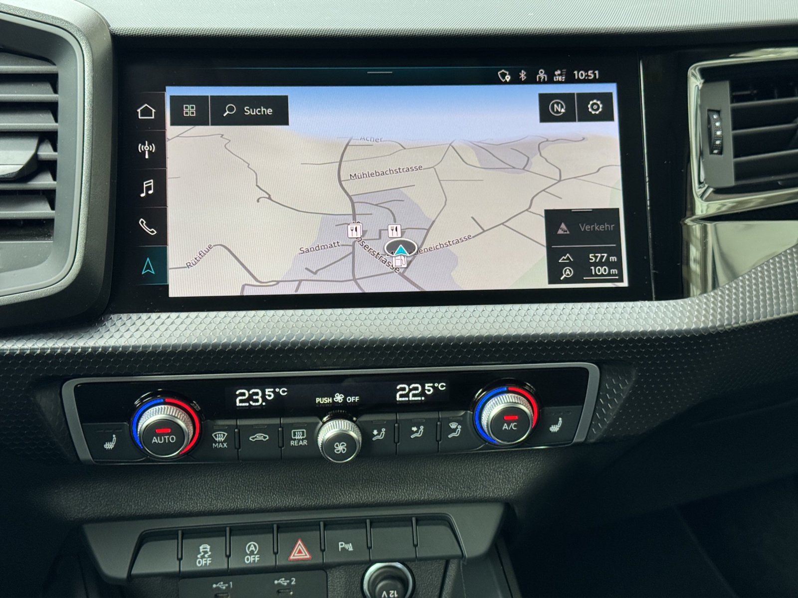 AUDI A1 Sportback 1.0 30 TFSI Attraction S-Tronic-image-13