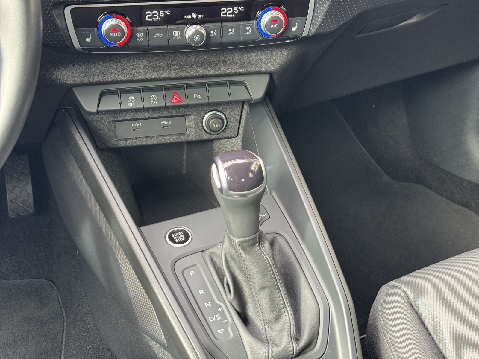 AUDI A1 Sportback 1.0 30 TFSI Attraction S-Tronic-image-9
