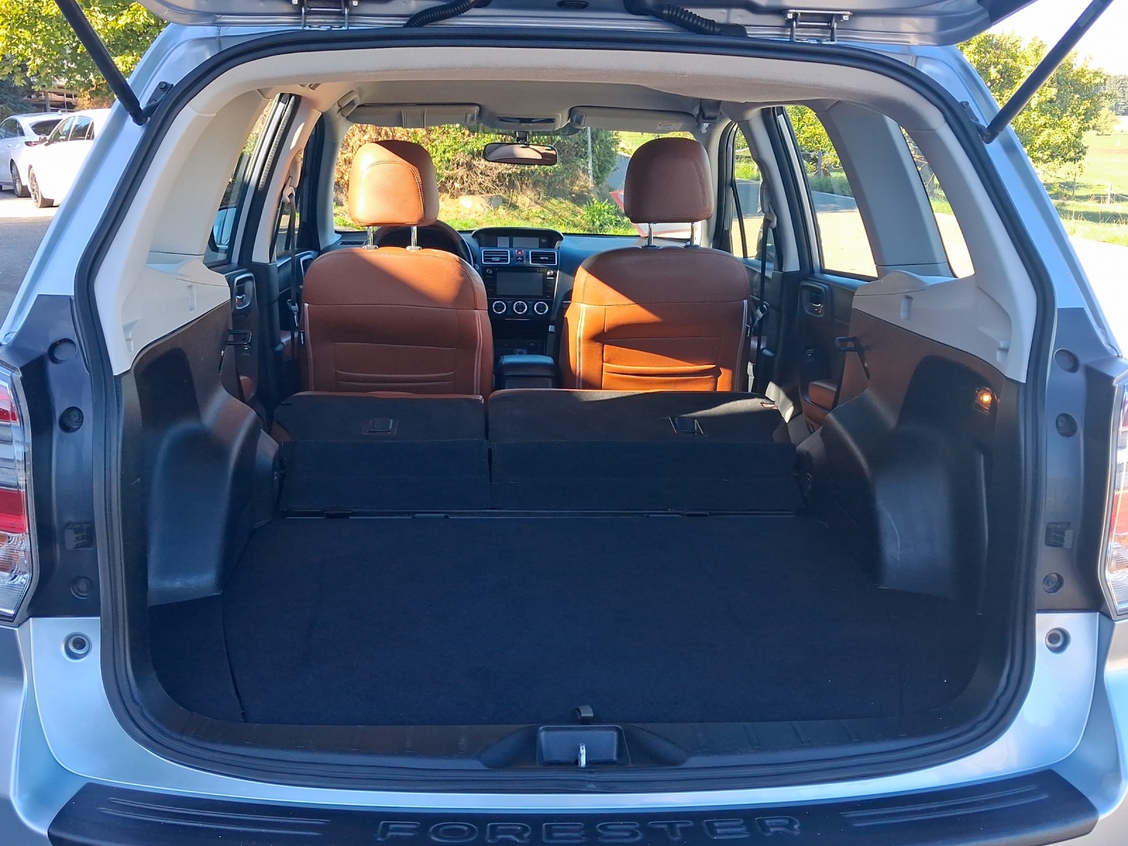 SUBARU Forester Station 2.0 D Swiss-image-9