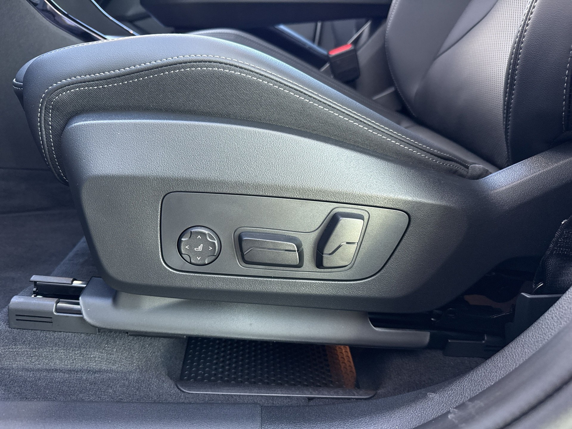 BMW X1 sDrive 18i M Sport-image-18