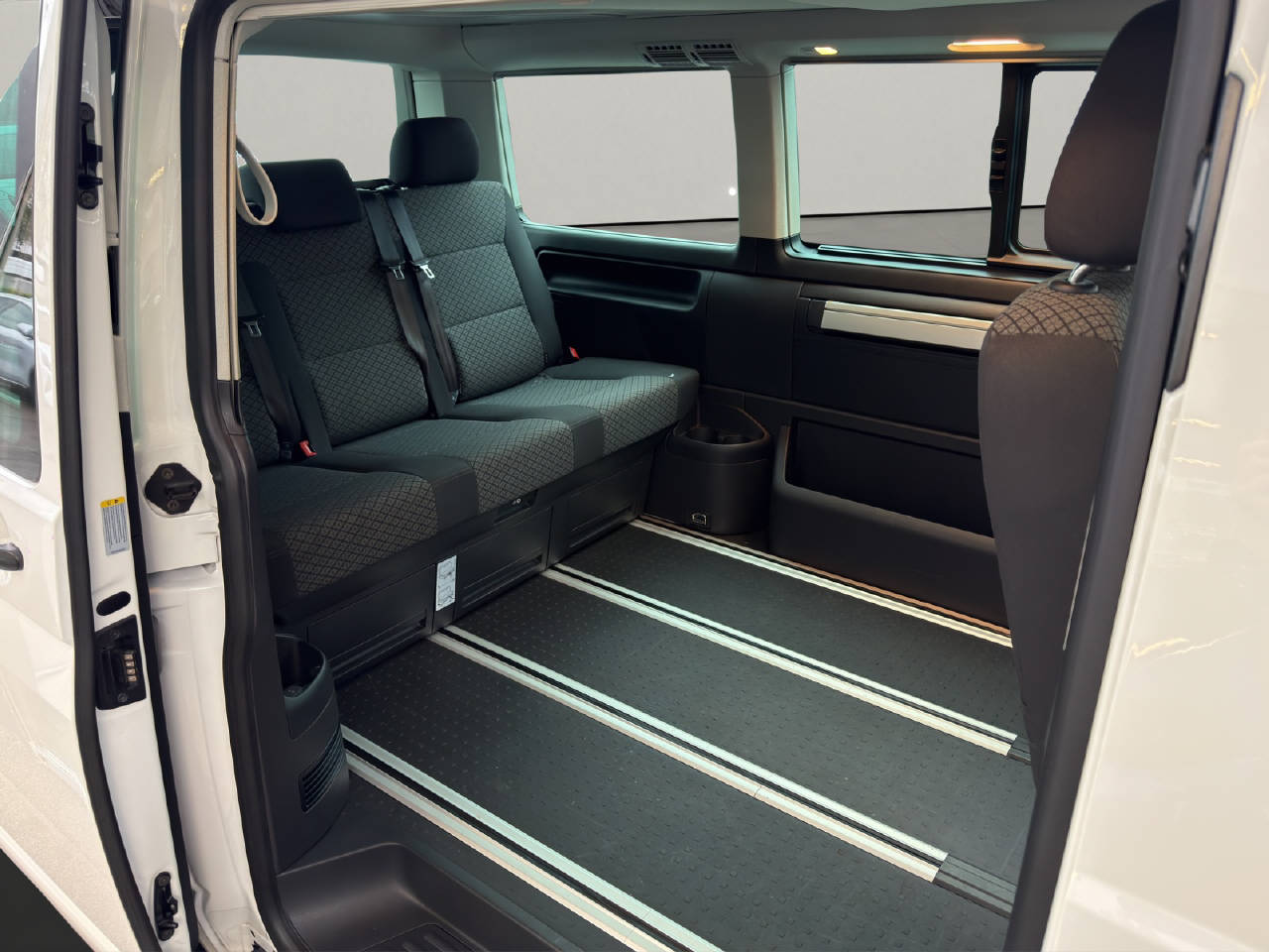 VW T6.1 California 3000 2.0 TDI 150 Beach DSG-image-9