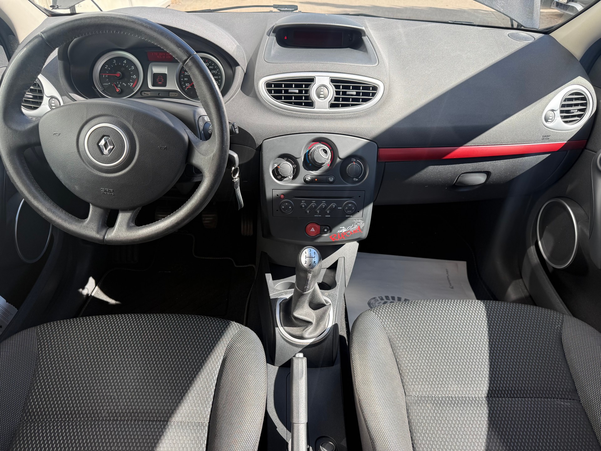 RENAULT Clio 1.2 16V Turbo Rip Curl-image-10