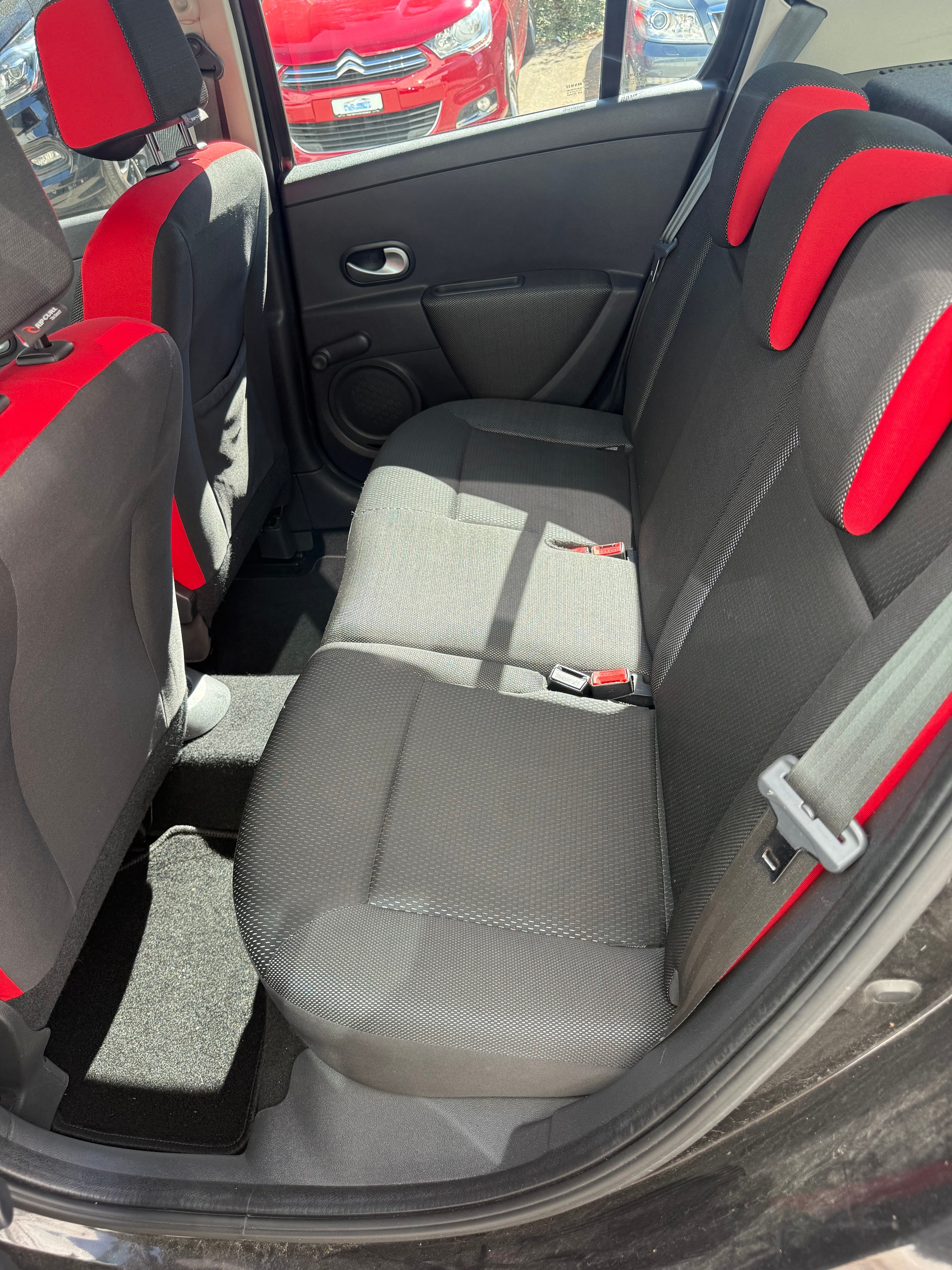 RENAULT Clio 1.2 16V Turbo Rip Curl-image-14