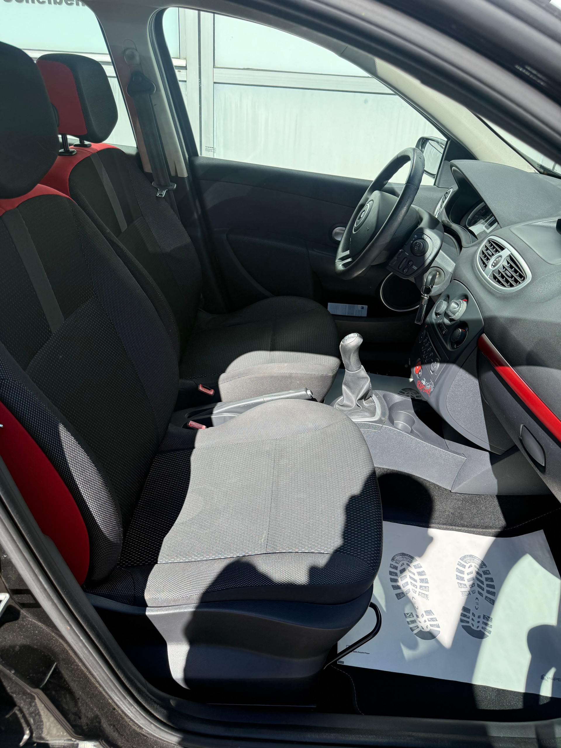 RENAULT Clio 1.2 16V Turbo Rip Curl-image-13