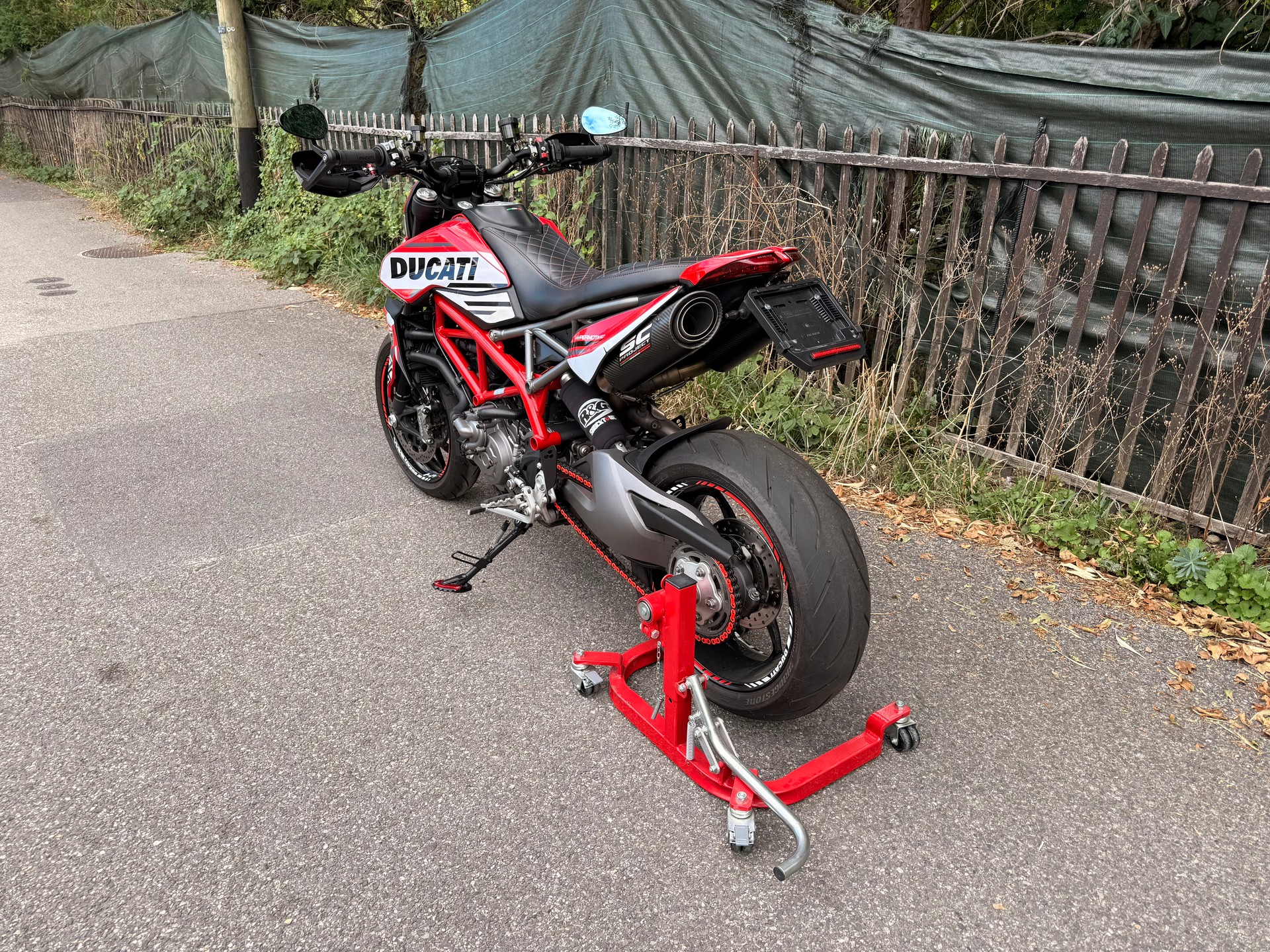 DUCATI HYPERMOTARD 950