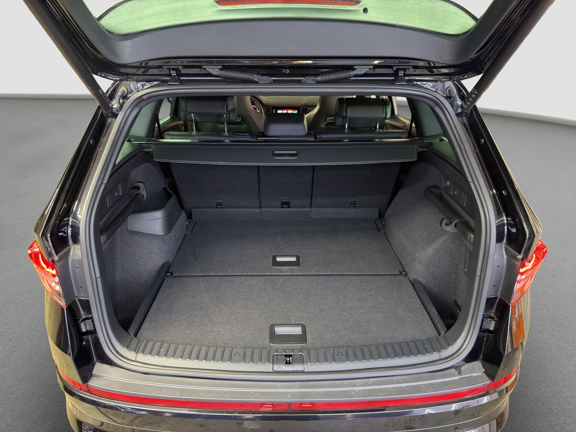 SKODA Kodiaq 2.0 TSI 4x4 RS-image-30