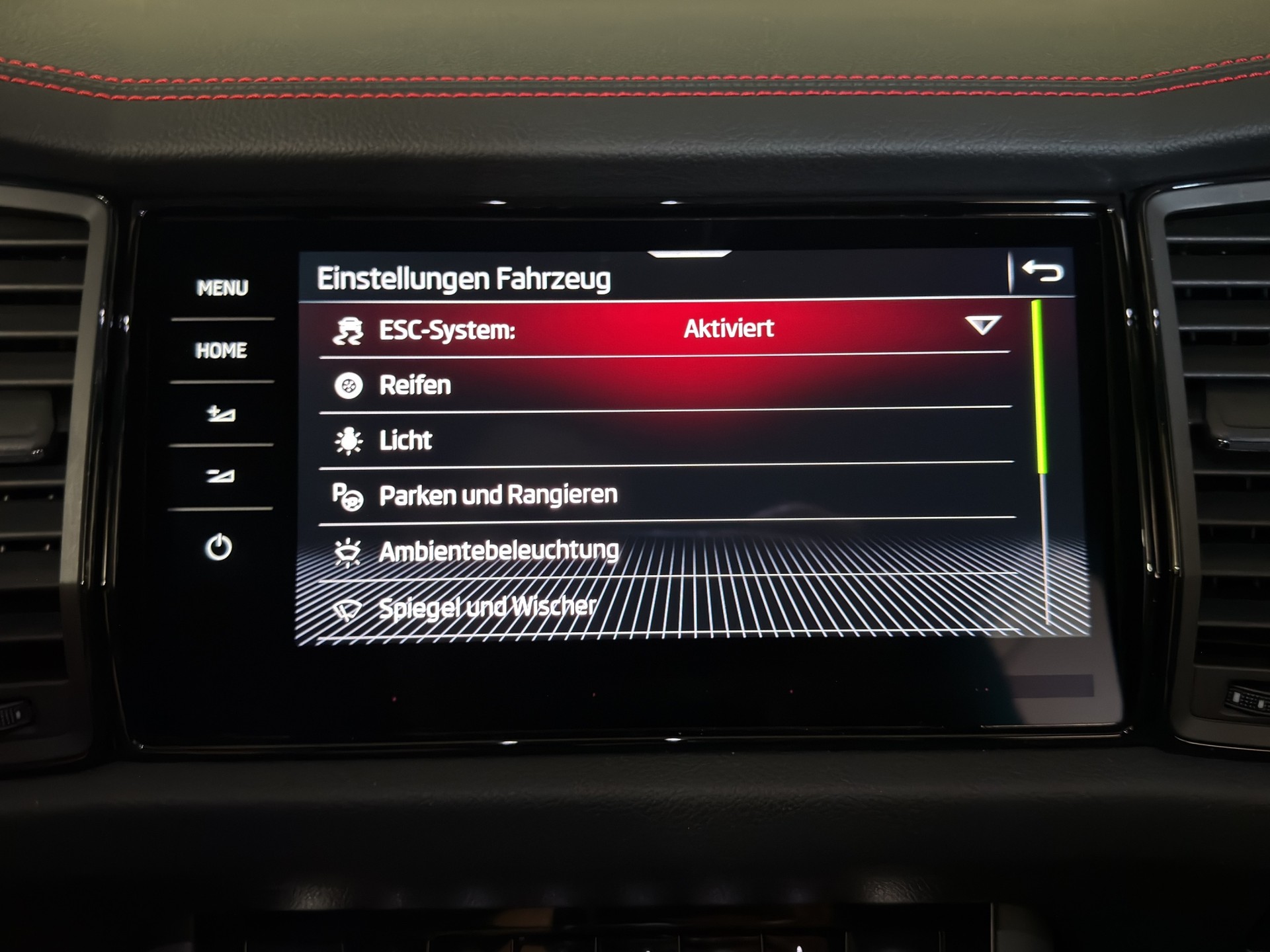 SKODA Kodiaq 2.0 TSI 4x4 RS-image-24