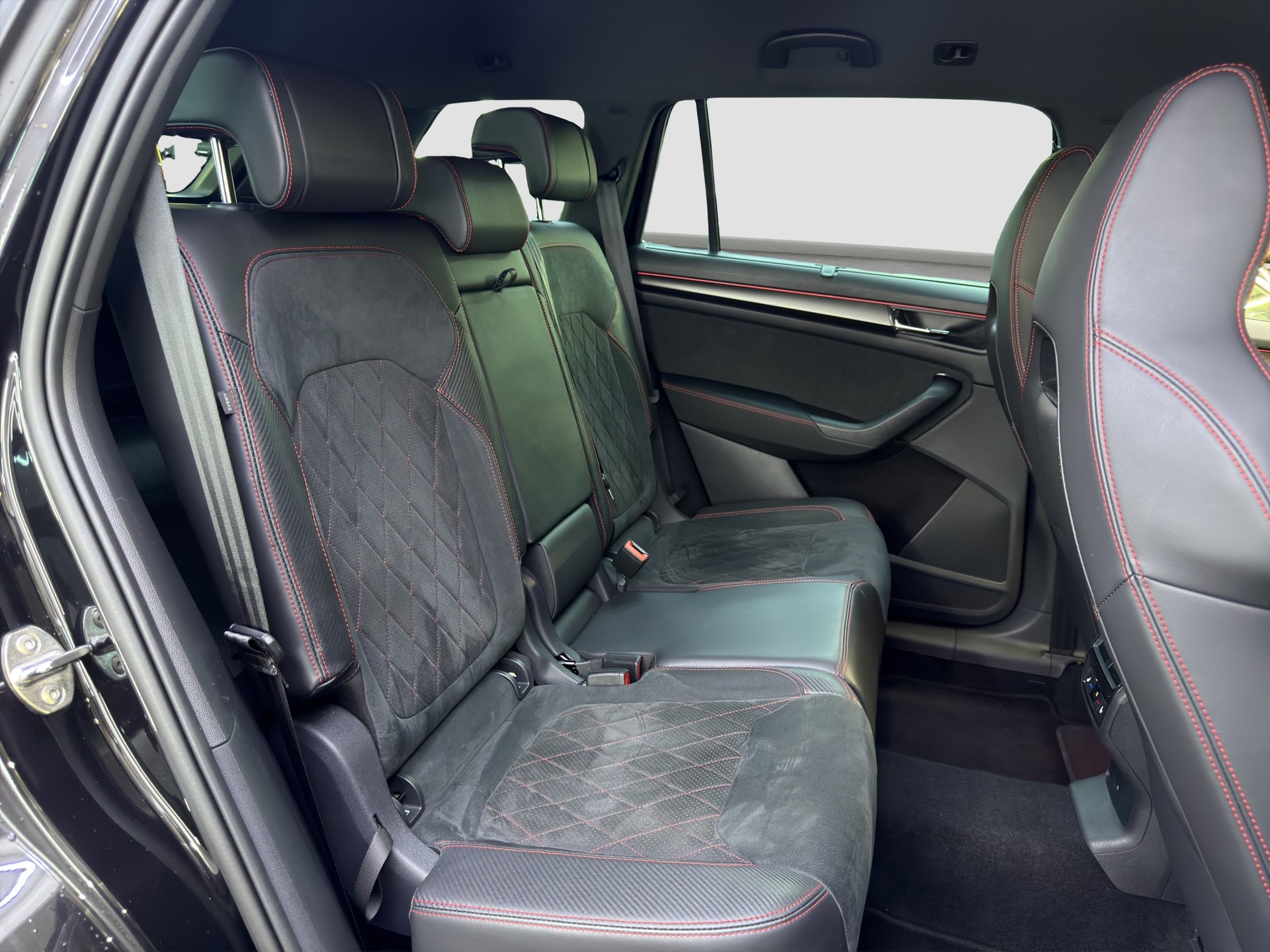 SKODA Kodiaq 2.0 TSI 4x4 RS-image-14