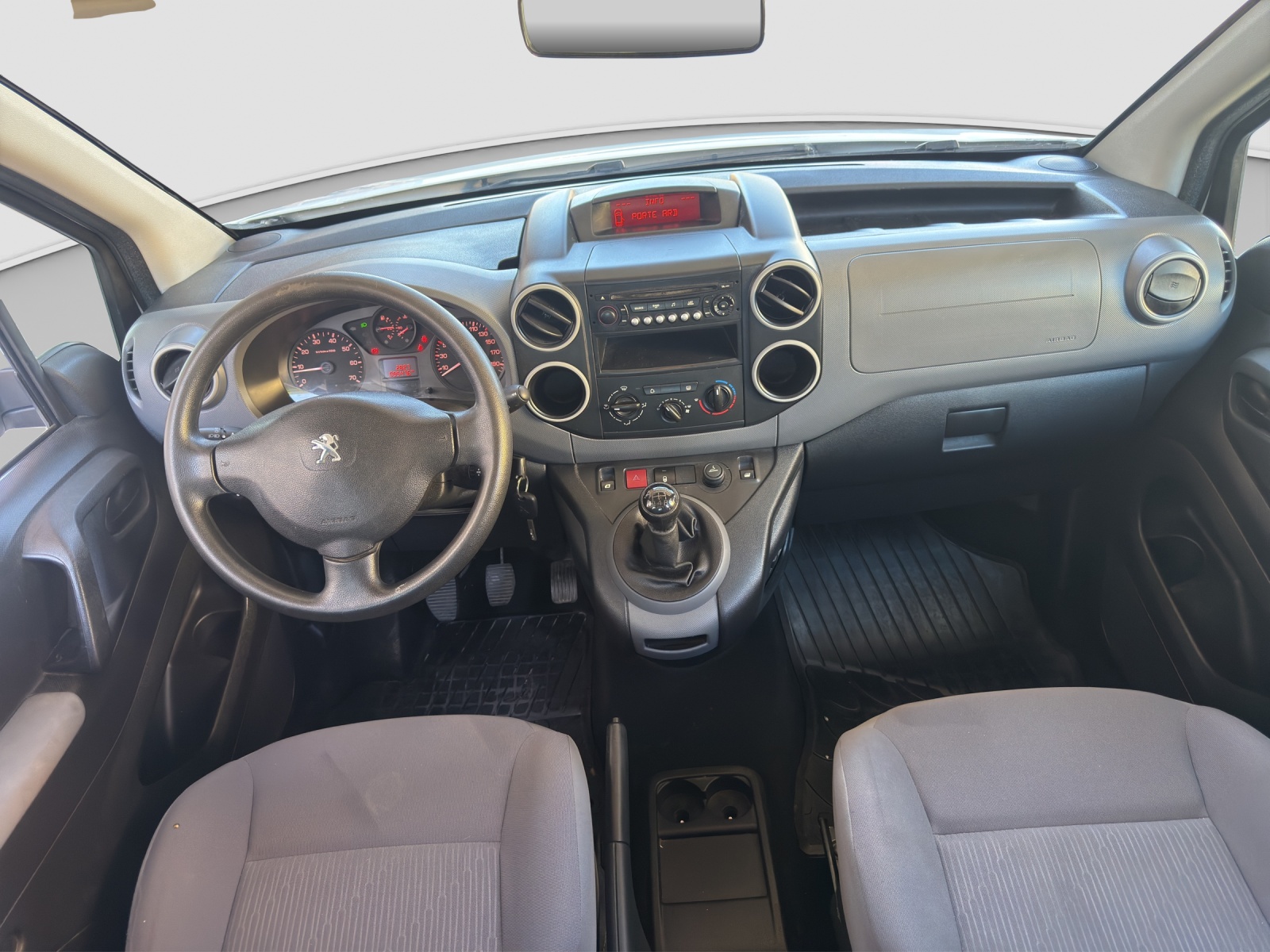 PEUGEOT Partner 1.6 Access-image-9