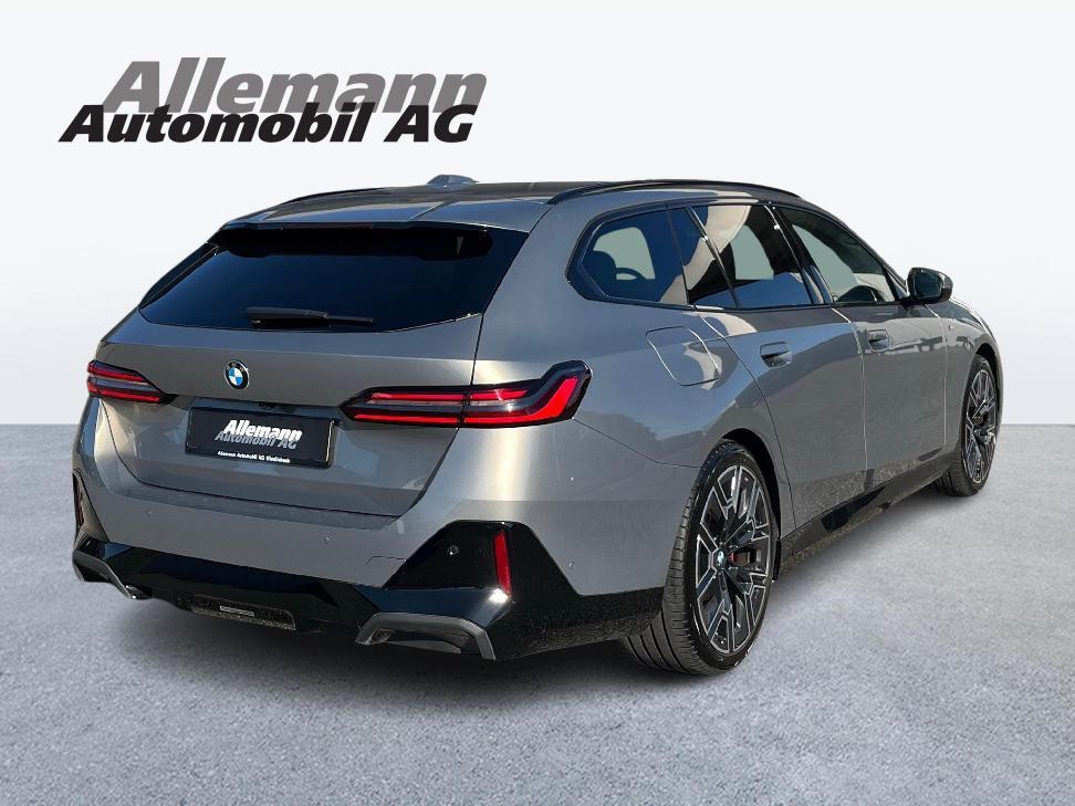 BMW 540d xDrive Touring-image-3