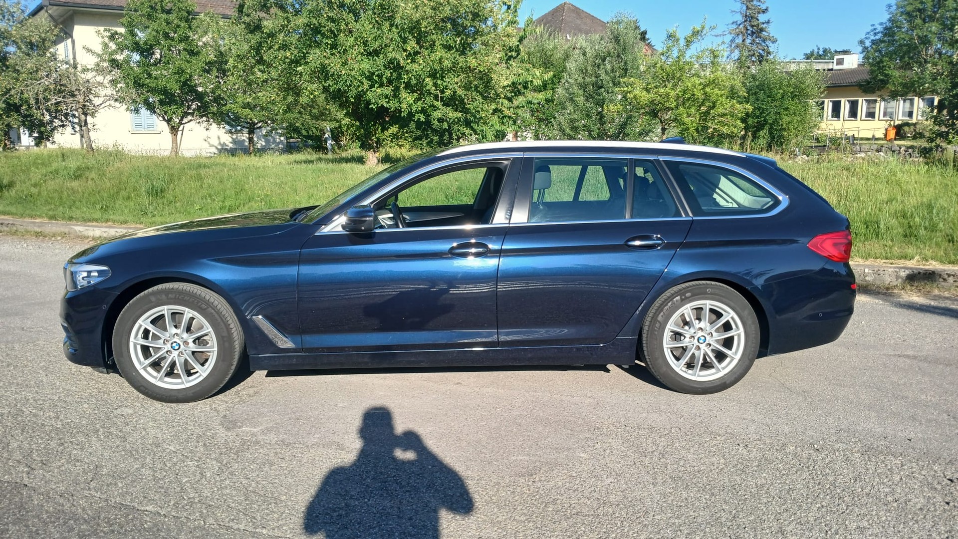 BMW 520d xDrive Touring Luxury Line Steptronic-image-11
