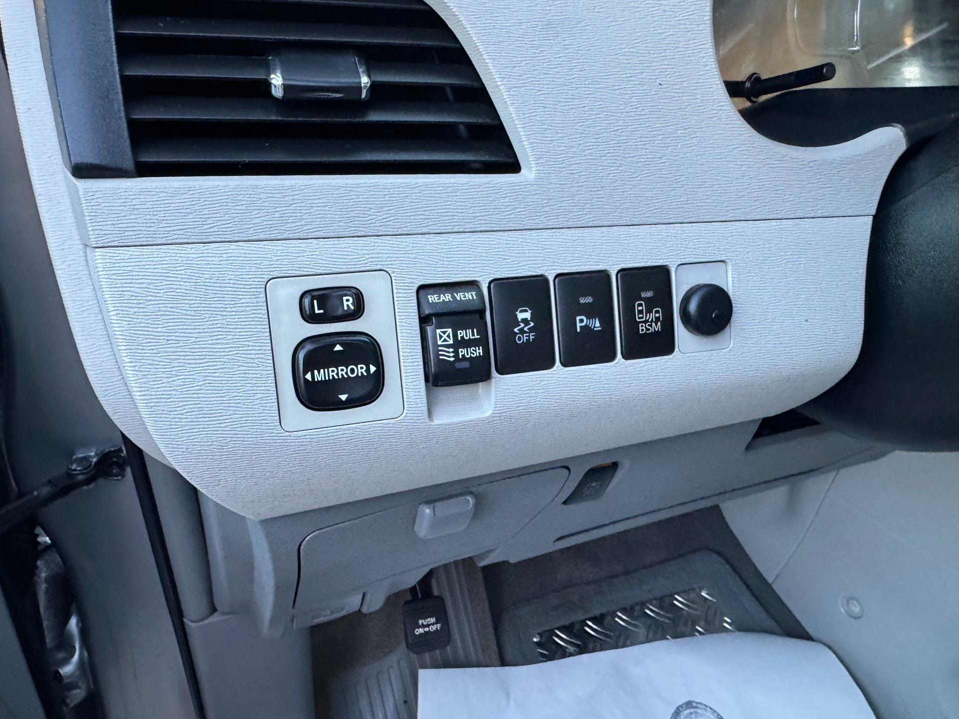 TOYOTA Sienna 3.5 A 4WD-image-20
