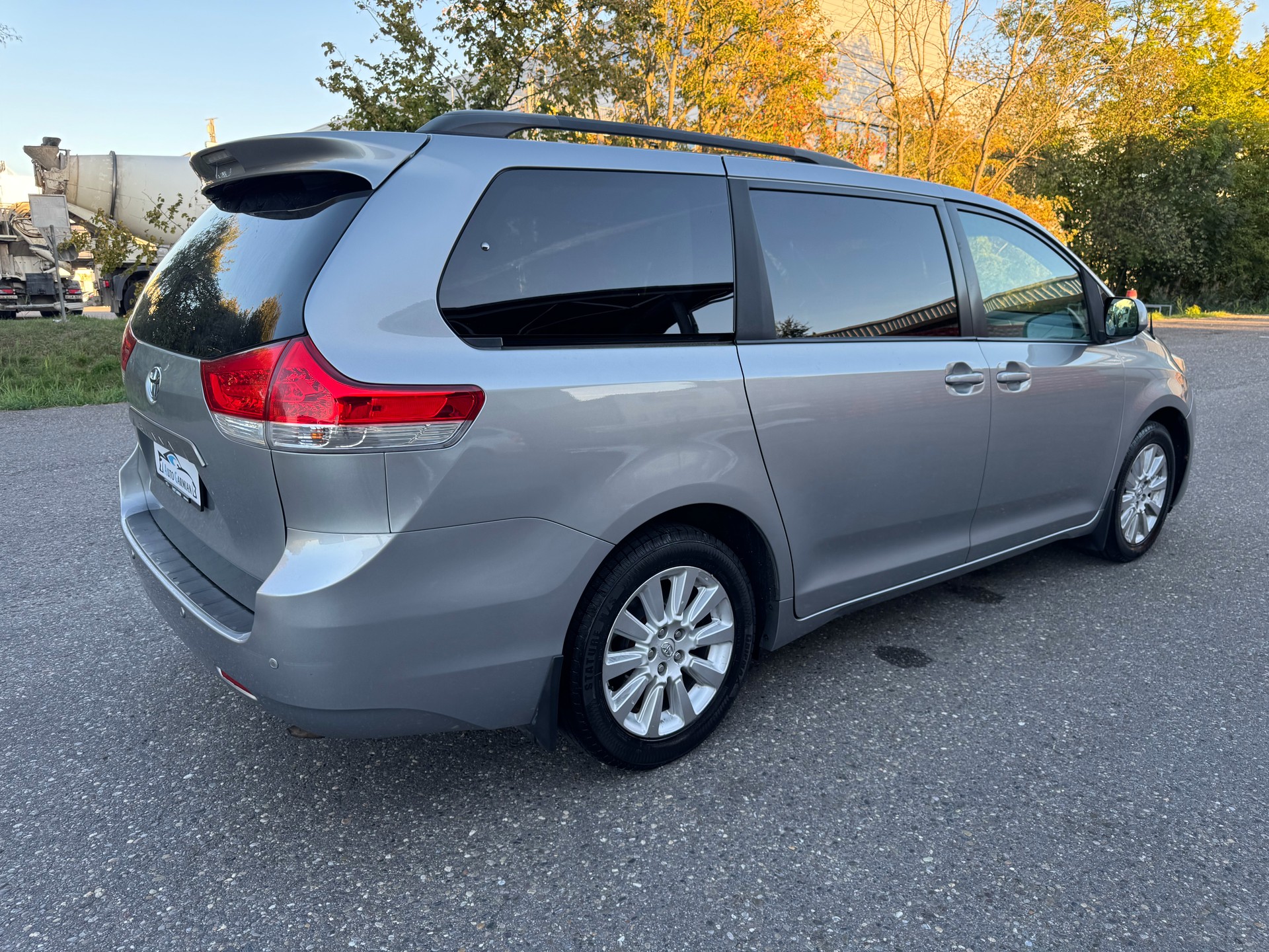 TOYOTA Sienna 3.5 A 4WD-image-5