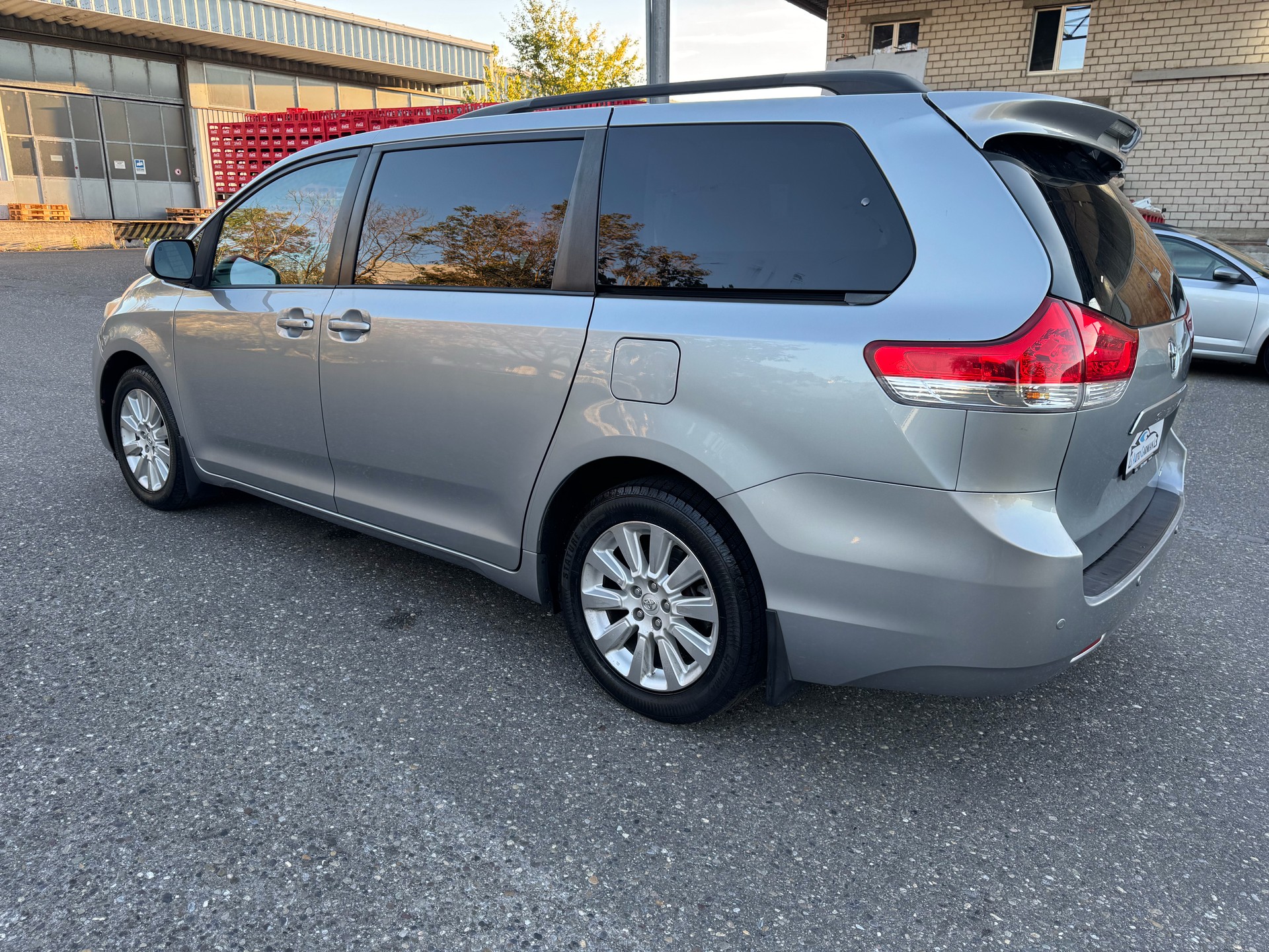 TOYOTA Sienna 3.5 A 4WD-image-4