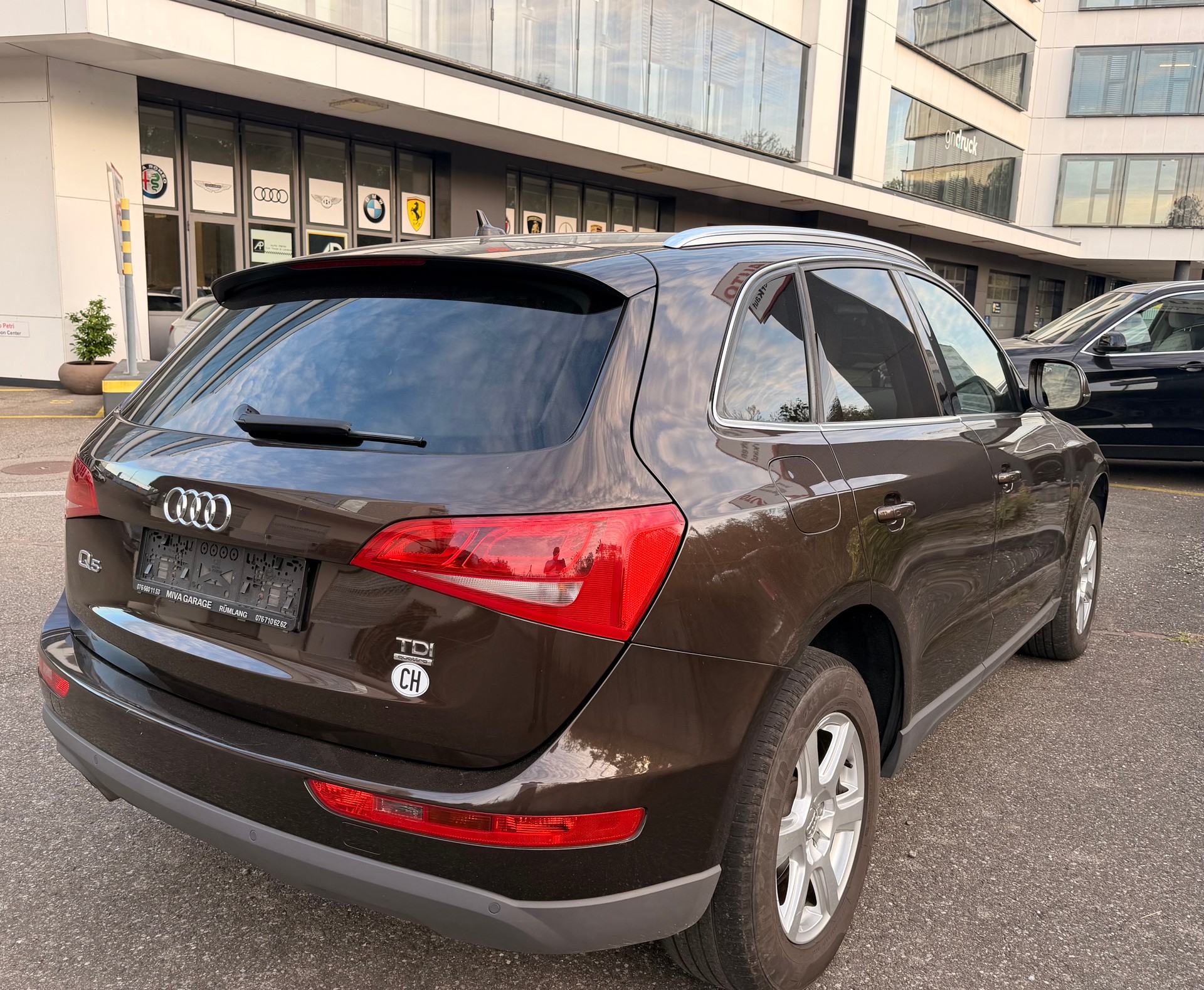 AUDI Q5 2.0 TDI quattro S-tronic-image-3