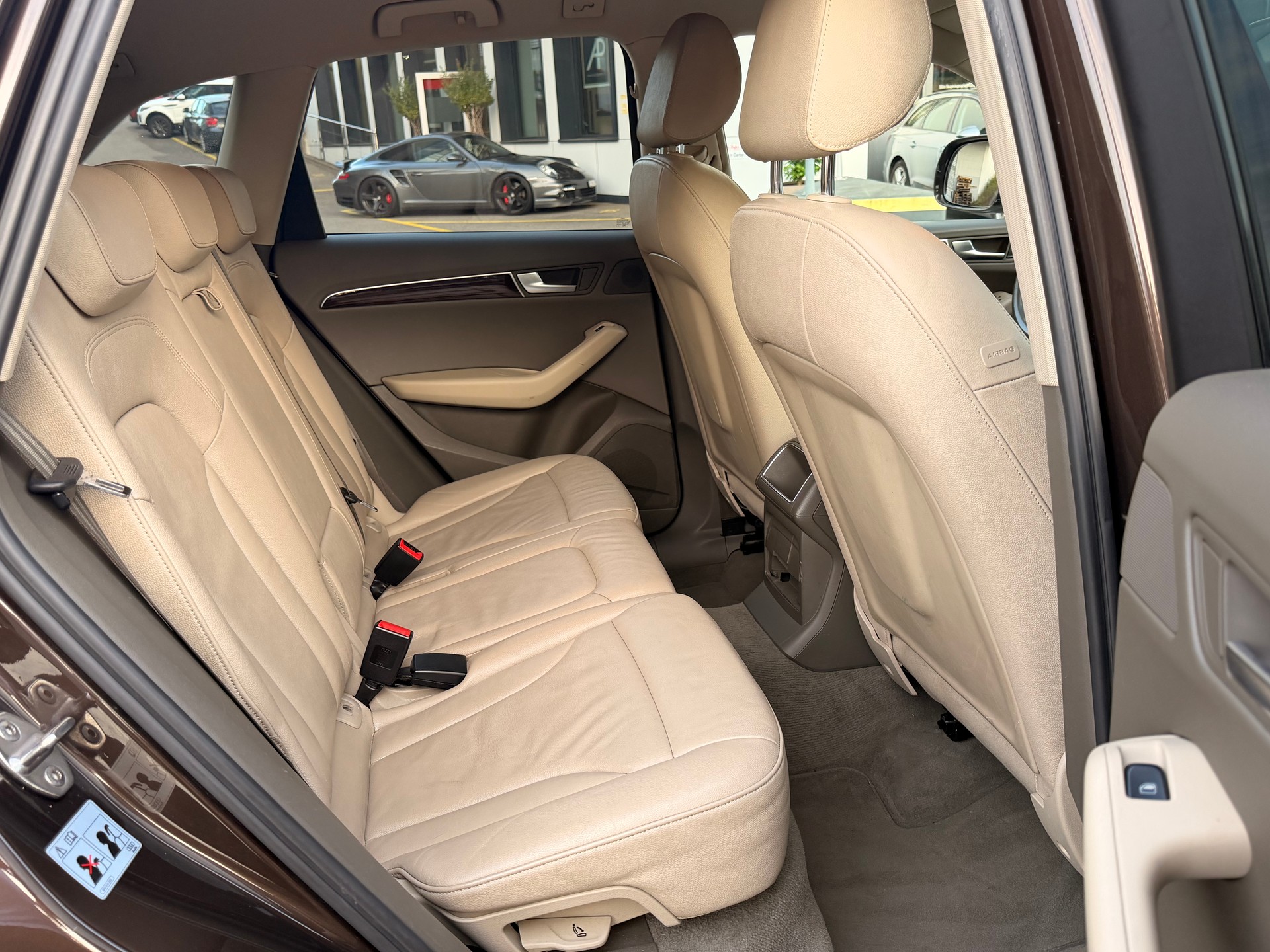 AUDI Q5 2.0 TDI quattro S-tronic-image-8