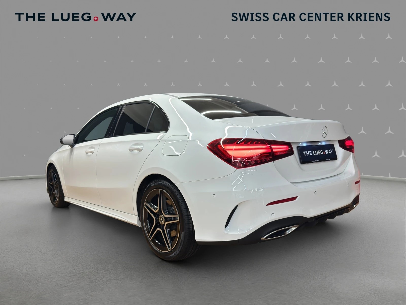 MERCEDES-BENZ A 200 - AMG / Rückfahrkamera / Sitzheizung / Lenkradheizung-image-2
