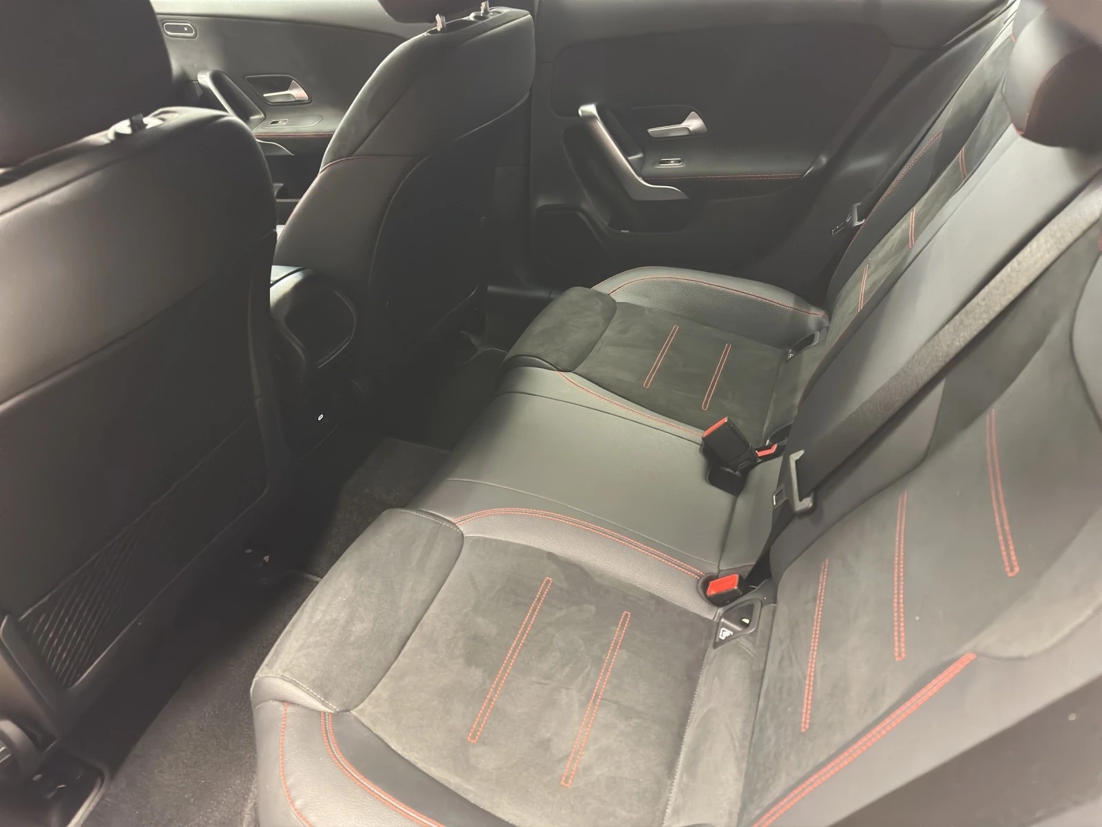 MERCEDES-BENZ A 200 - AMG / Rückfahrkamera / Sitzheizung / Lenkradheizung-image-13