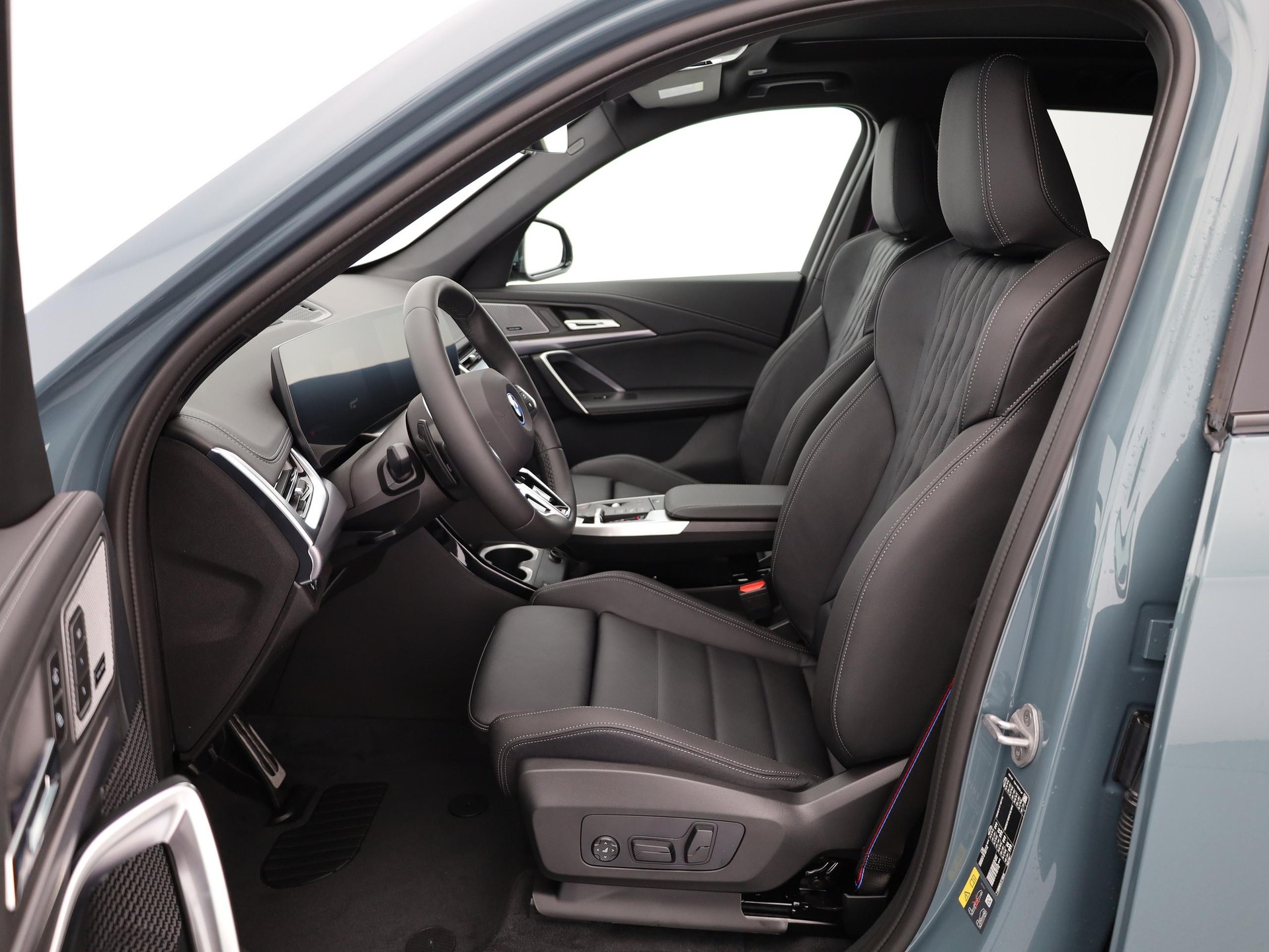 BMW iX1 U11 30 xDrive-image-4