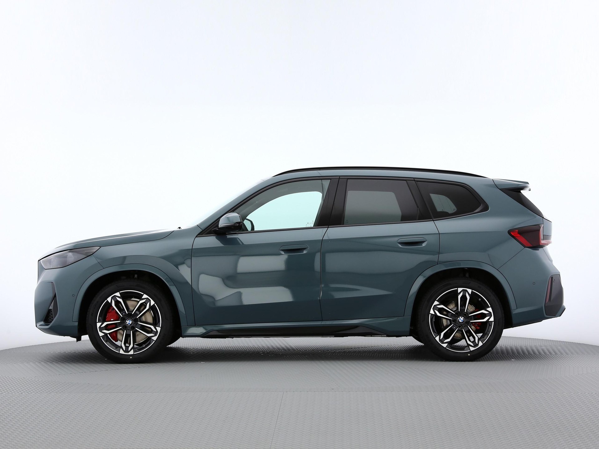 BMW iX1 U11 30 xDrive-image-1
