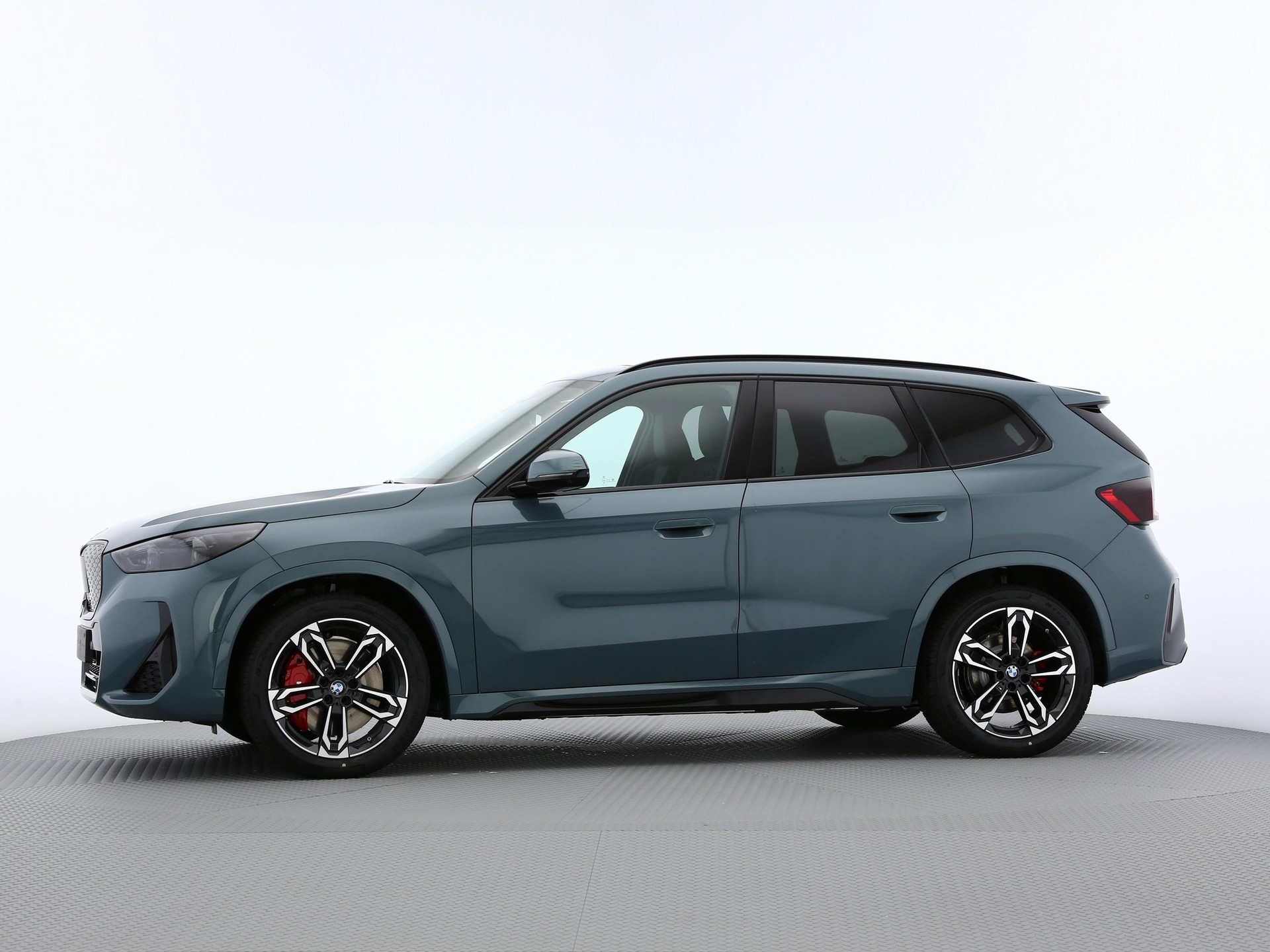 BMW iX1 U11 30 xDrive-image-9