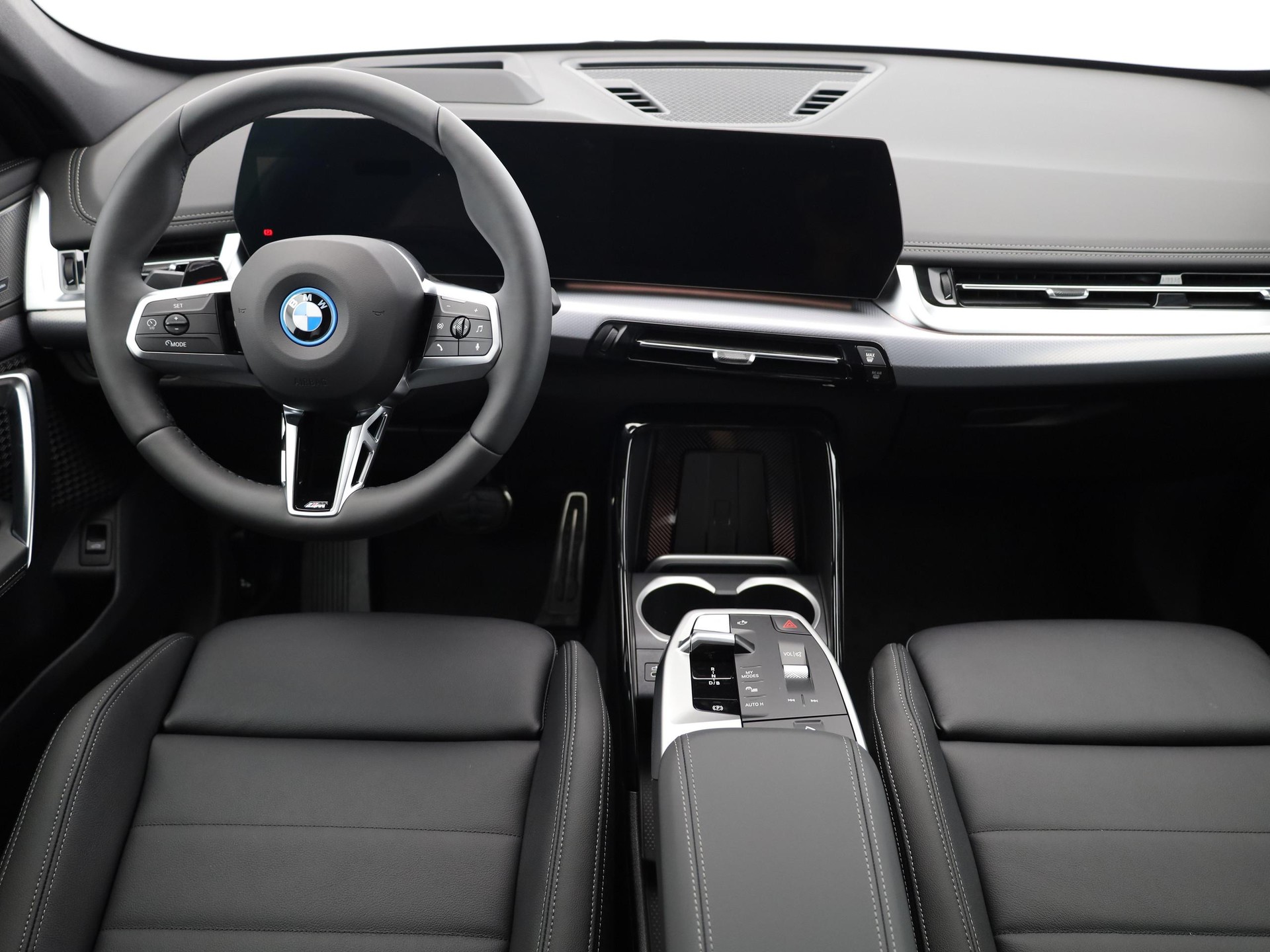 BMW iX1 U11 30 xDrive-image-5