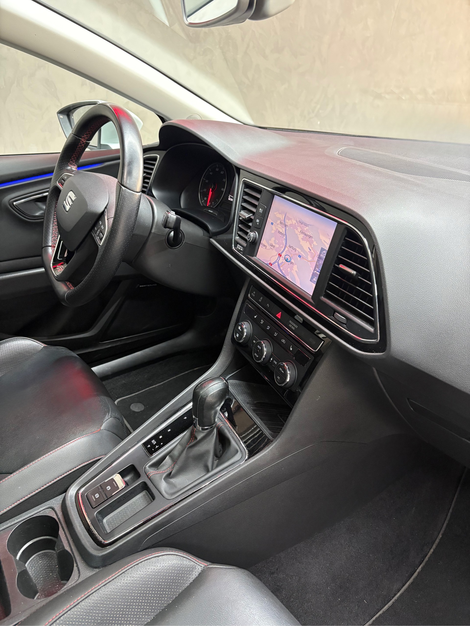 SEAT Leon ST 1.4 TSI ACT FR DSG-image-6