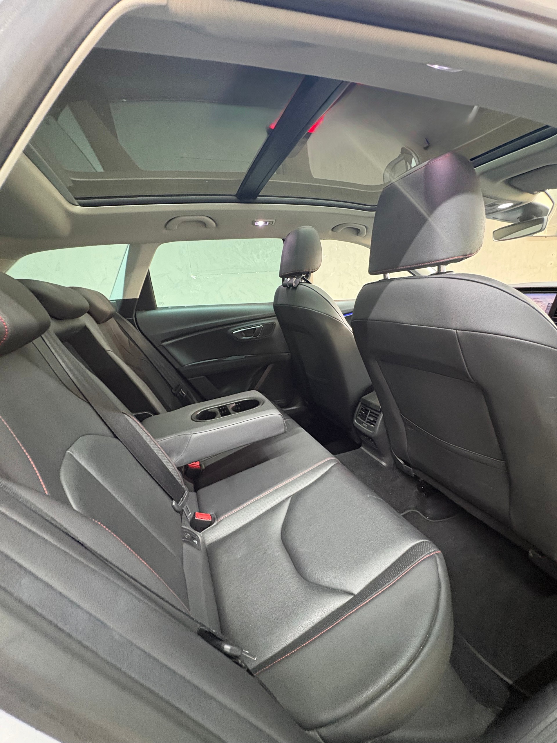 SEAT Leon ST 1.4 TSI ACT FR DSG-image-10