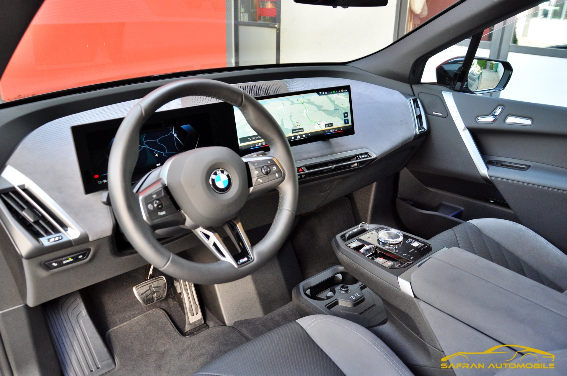BMW iX xDrive60 M Sport Pro-image-7