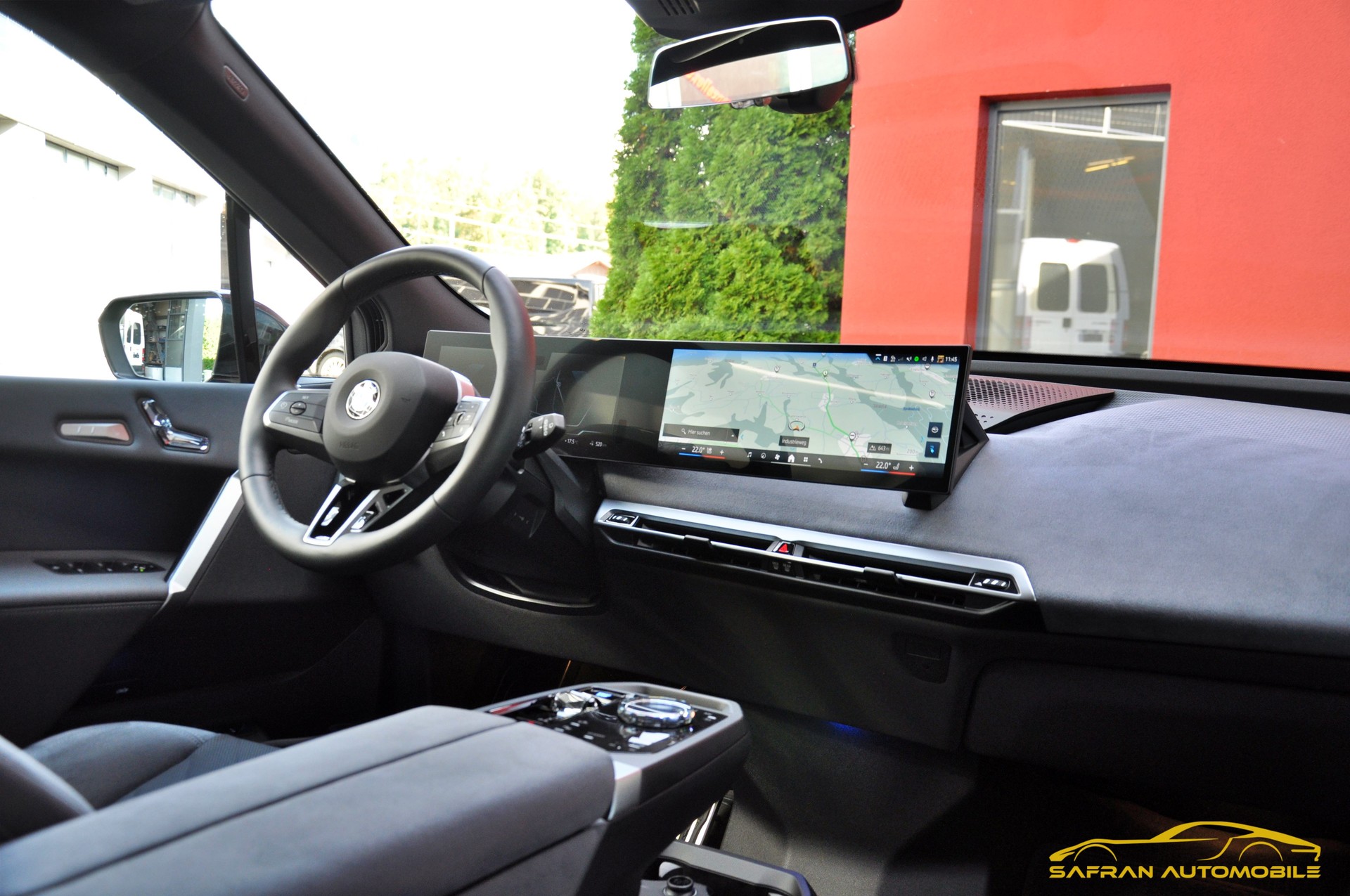 BMW iX xDrive60 M Sport Pro-image-10