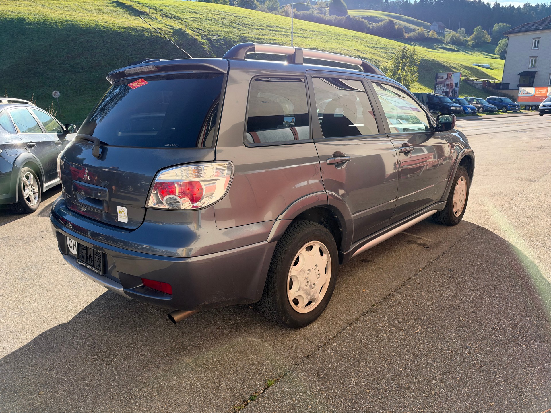 MITSUBISHI Outlander 2.0 16V Celebration 30-image-2