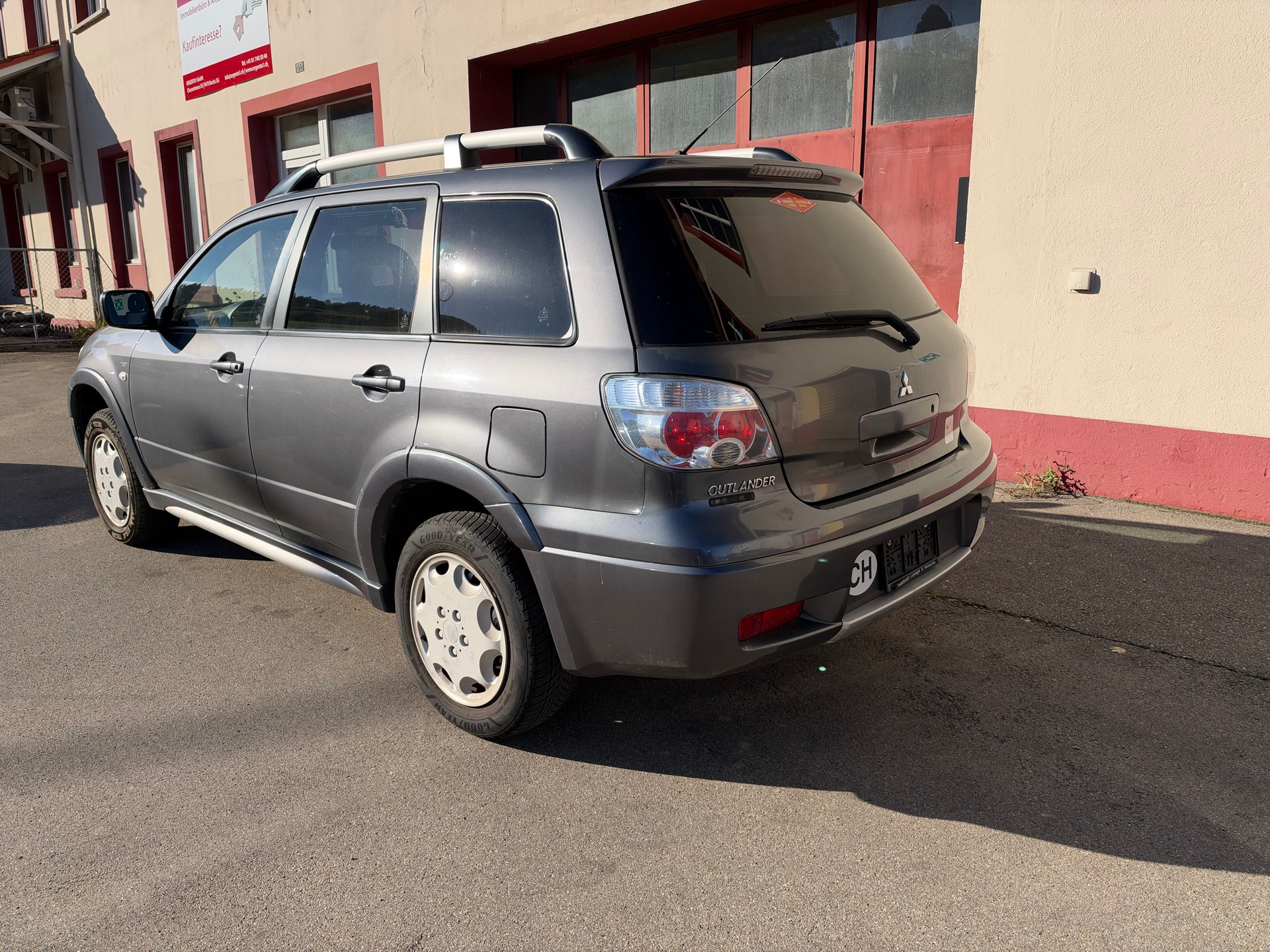 MITSUBISHI Outlander 2.0 16V Celebration 30-image-3