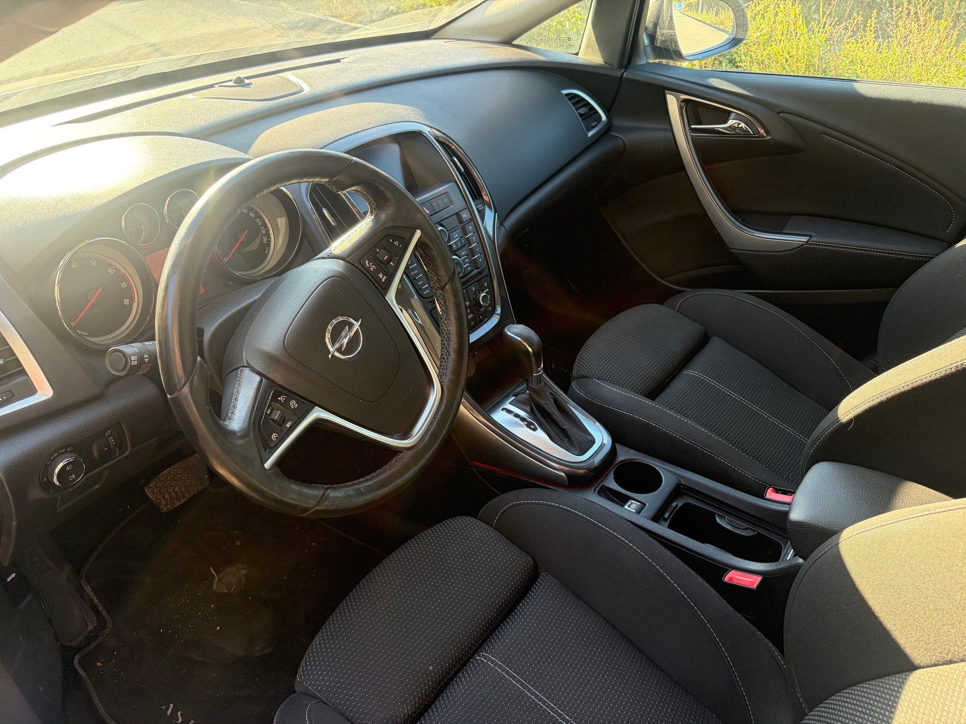 OPEL Astra 1.6i 16V Turbo Sport Automatic-image-1