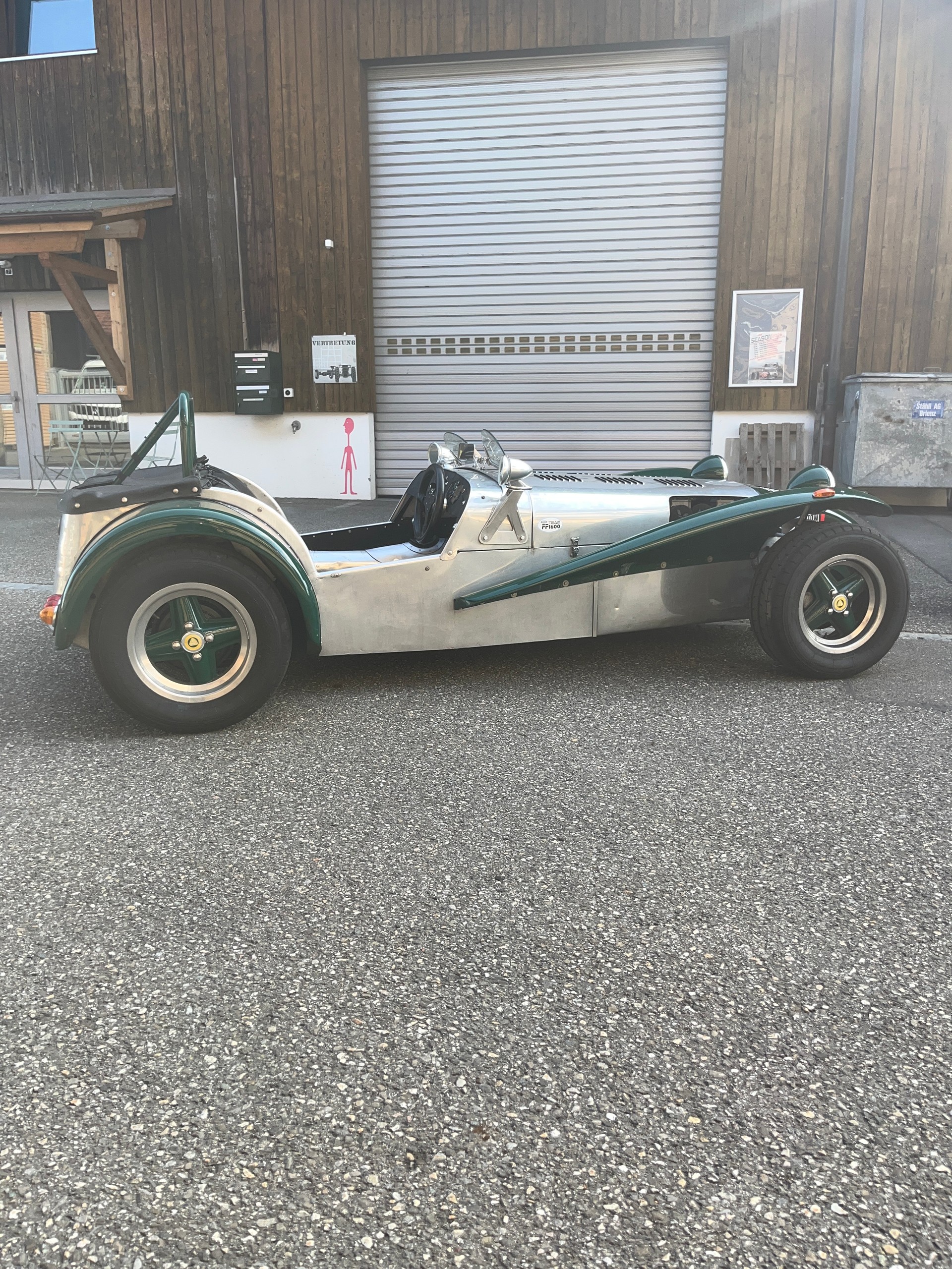 CATERHAM 1600-image-3