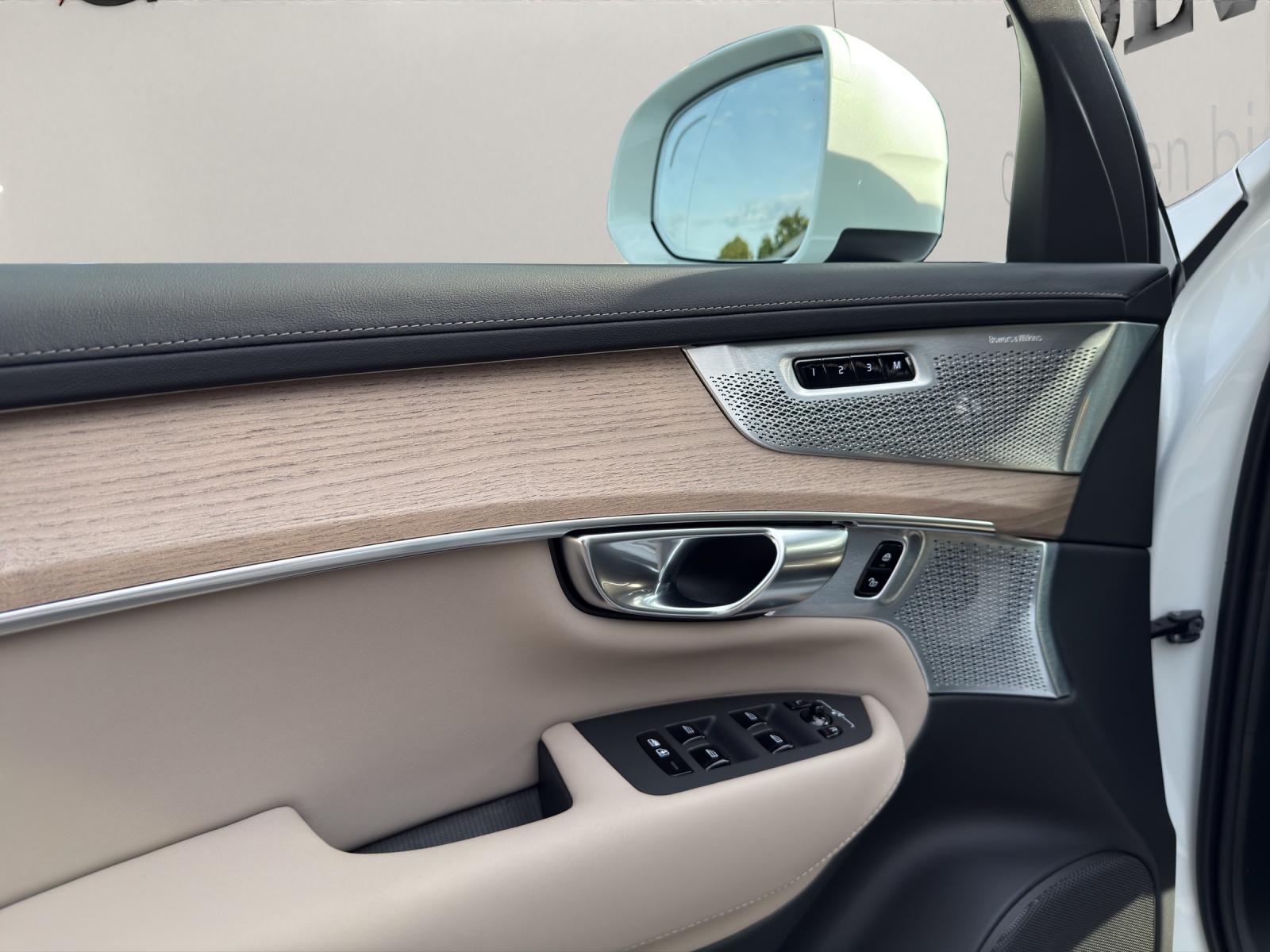 VOLVO XC90 2.0 T8 TE Ultra Bright eAWD .-image-16