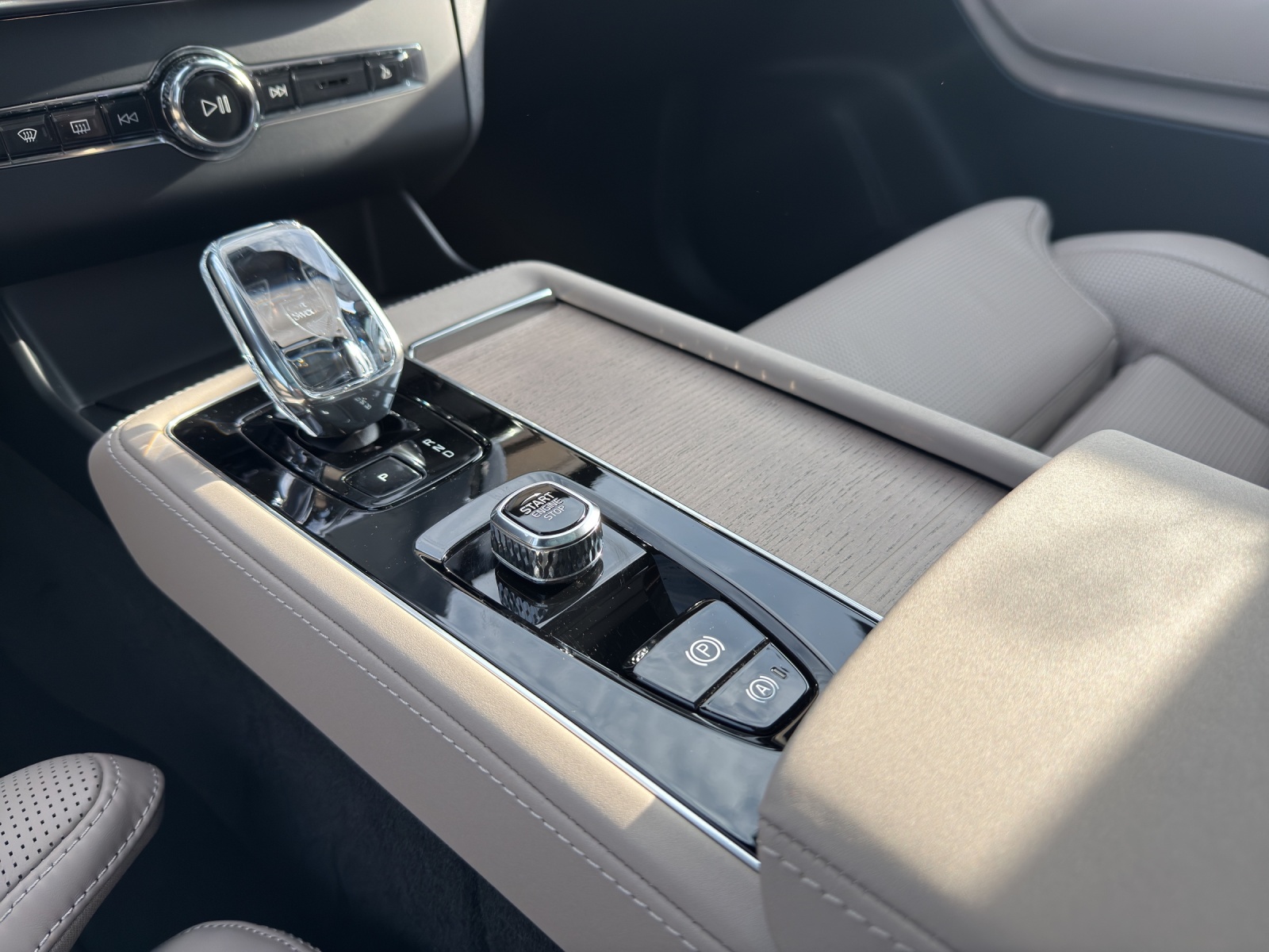 VOLVO XC90 2.0 T8 TE Ultra Bright eAWD .-image-10