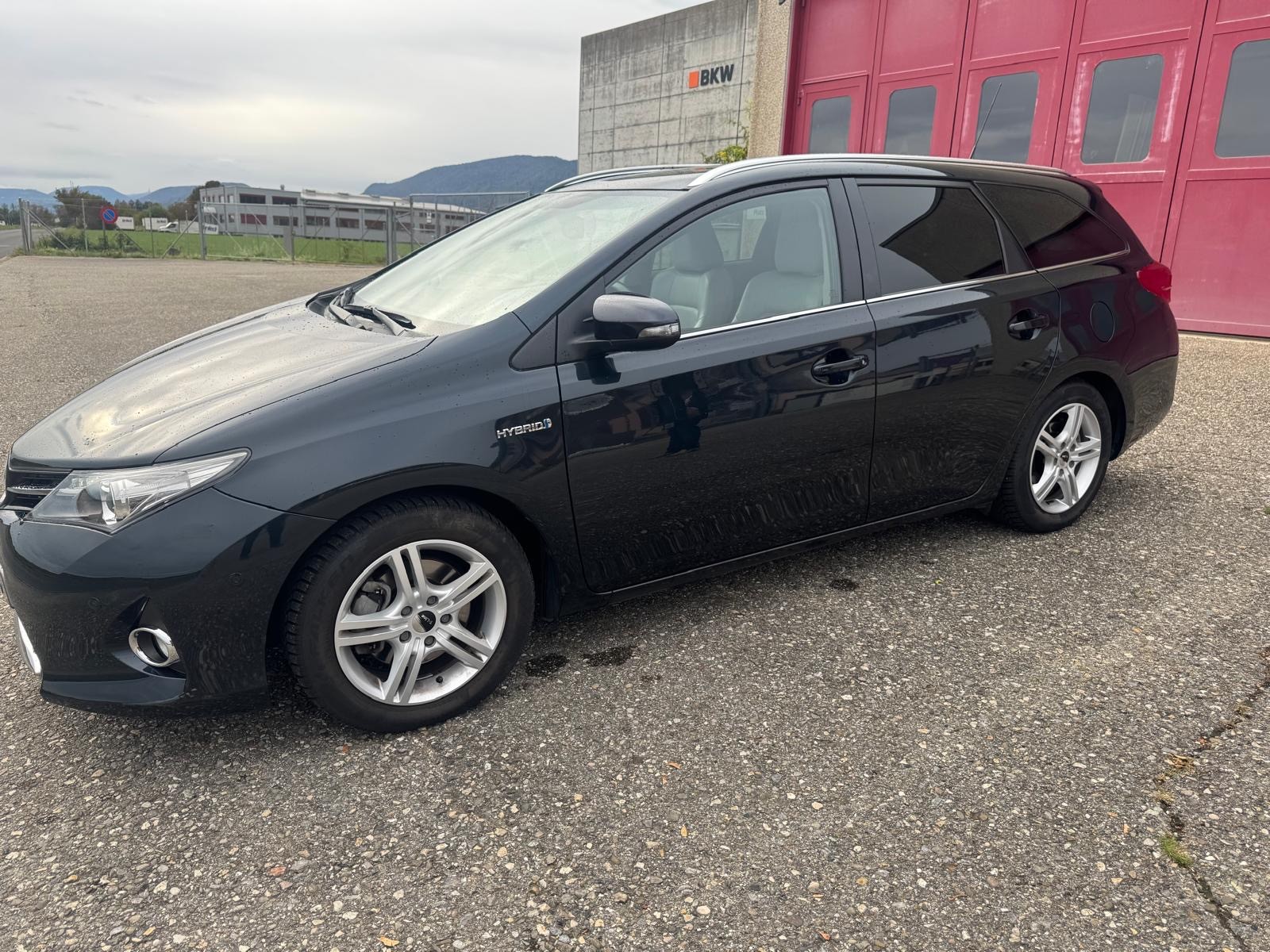 TOYOTA Auris Touring Sports 1.8 16V HSD Linea Luna-image-3