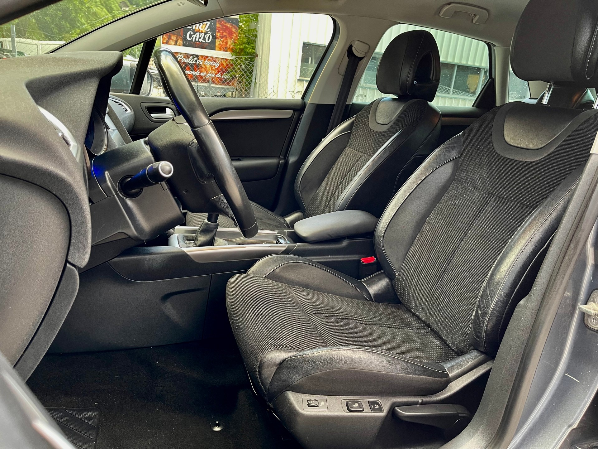 CITROEN C4 Berline 1.6 VTi Exclusive-image-6