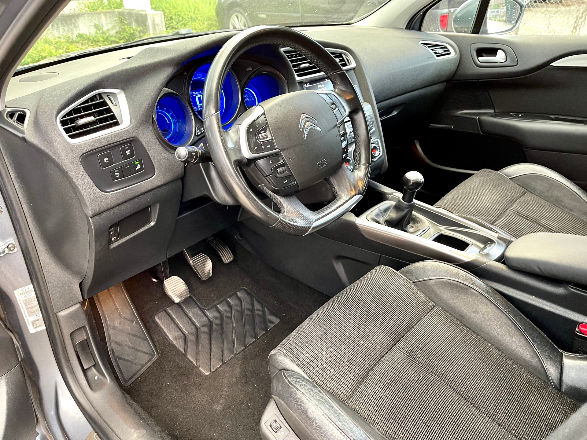 CITROEN C4 Berline 1.6 VTi Exclusive-image-22