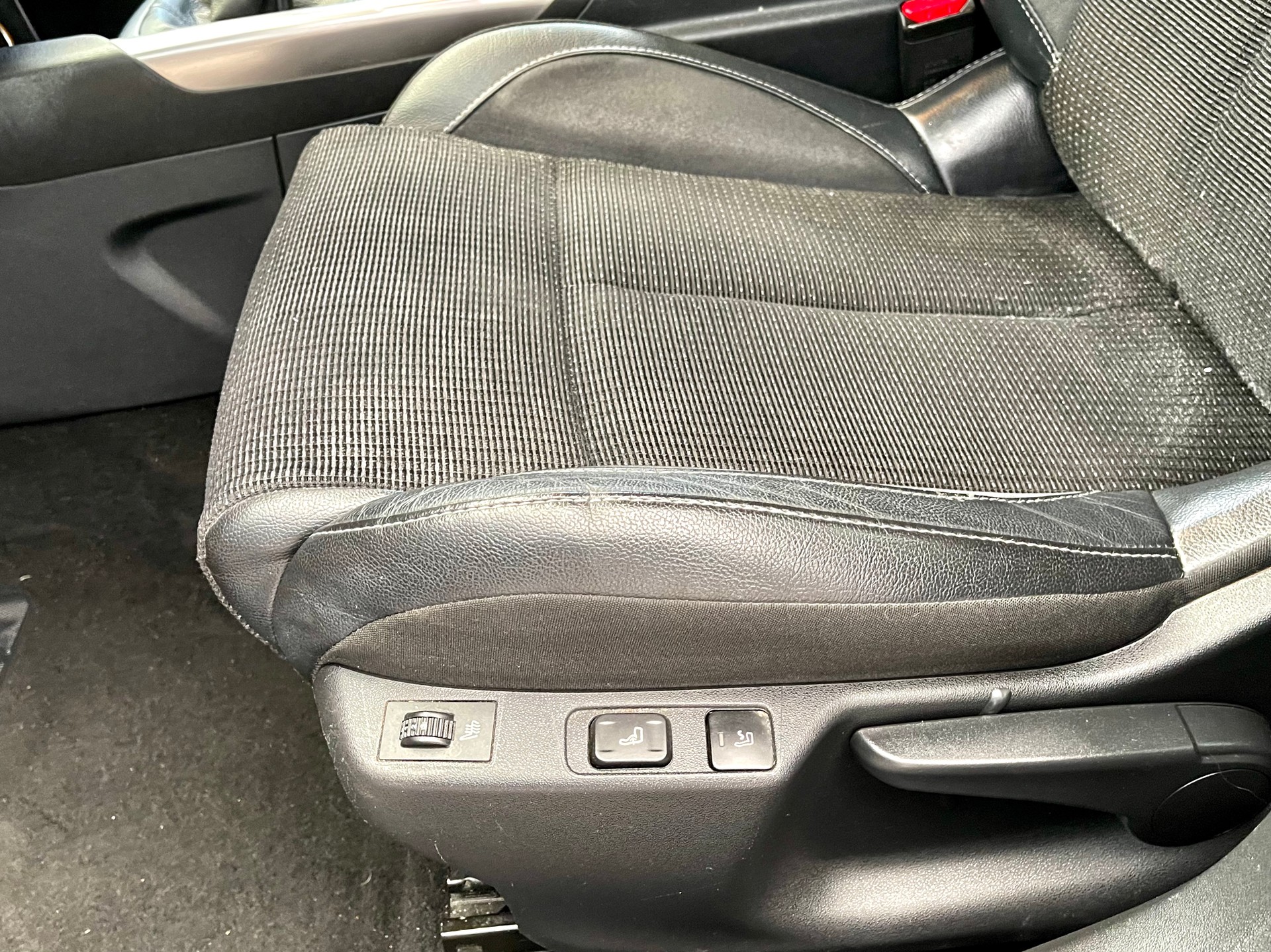 CITROEN C4 Berline 1.6 VTi Exclusive-image-23