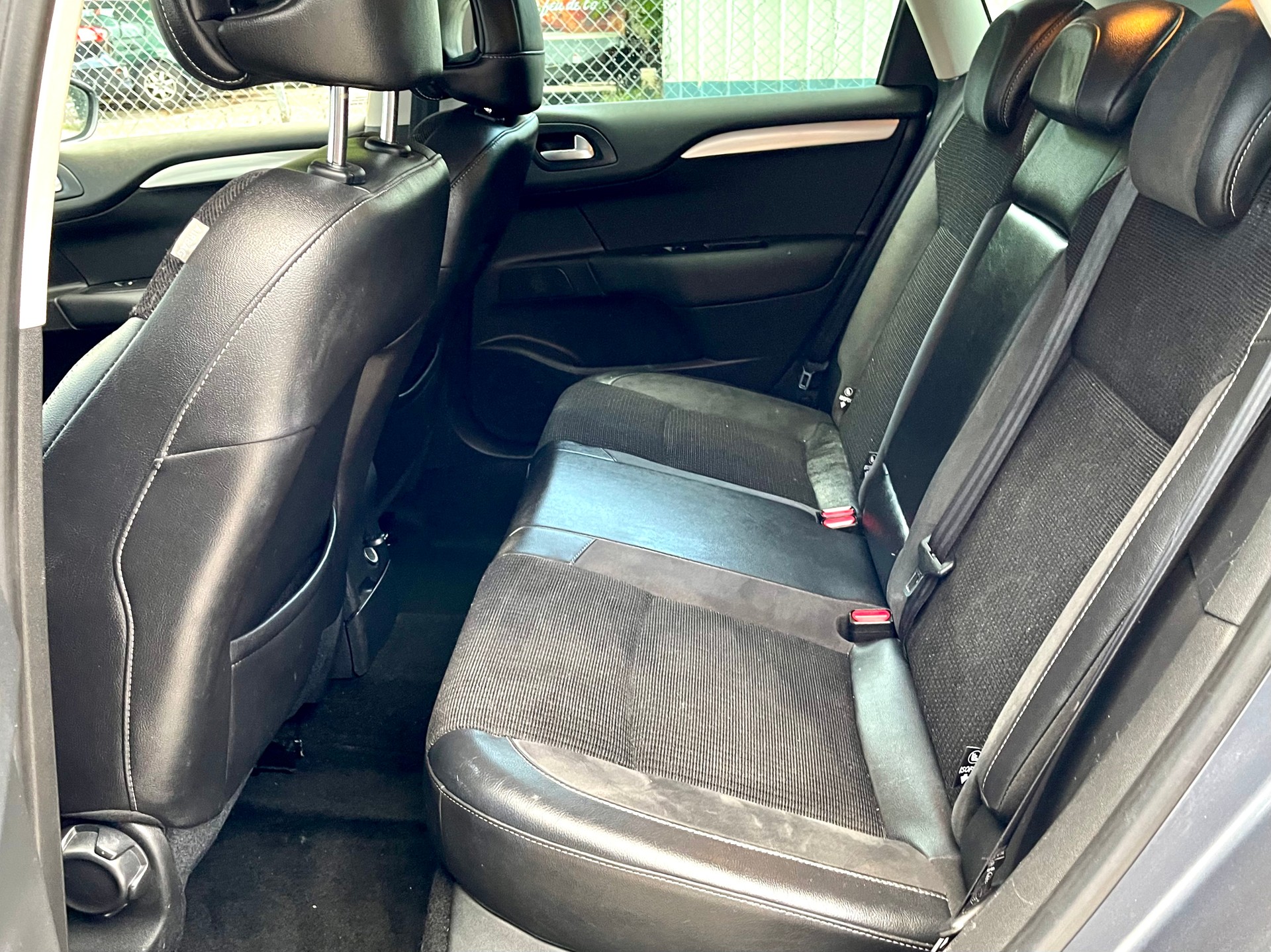 CITROEN C4 Berline 1.6 VTi Exclusive-image-29