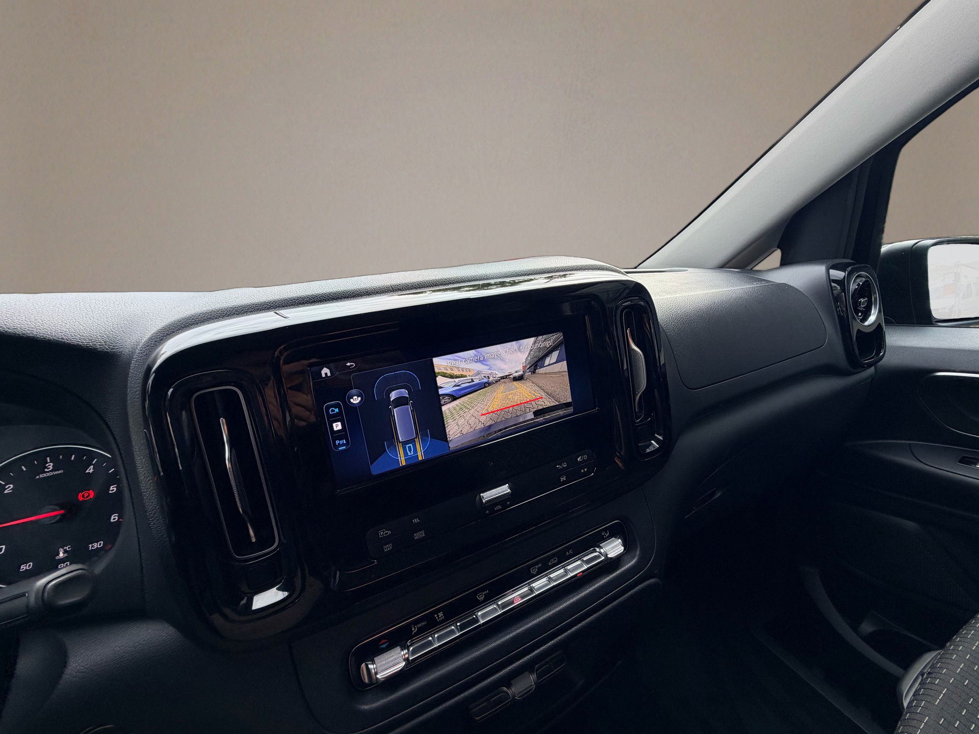MERCEDES-BENZ Vito 116 CDI Lang Select Tourer 4Matic 9G-Tronic-image-13