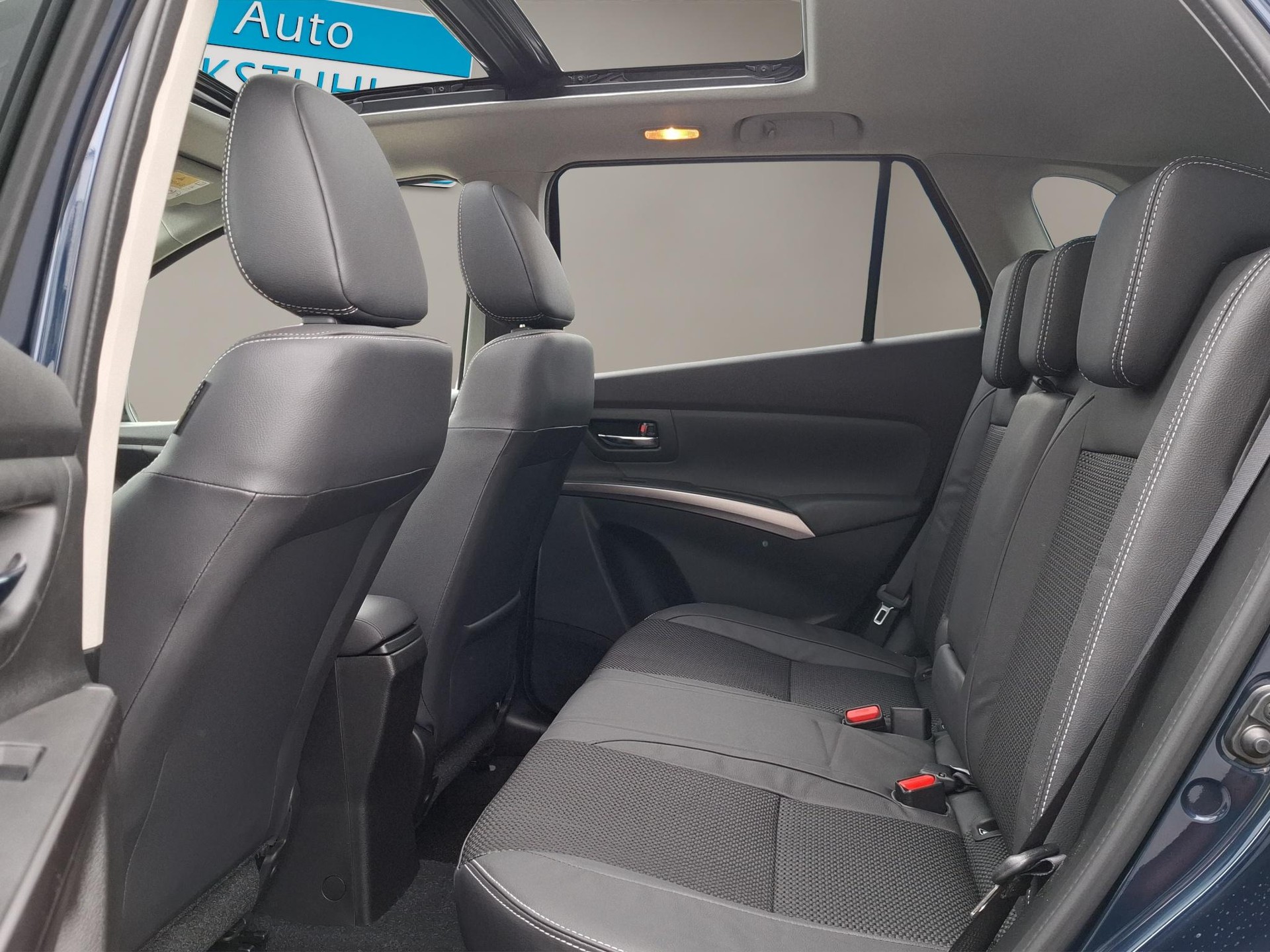SUZUKI S-Cross 1.4 T Piz Sulai Top Hybrid 4x4-image-10