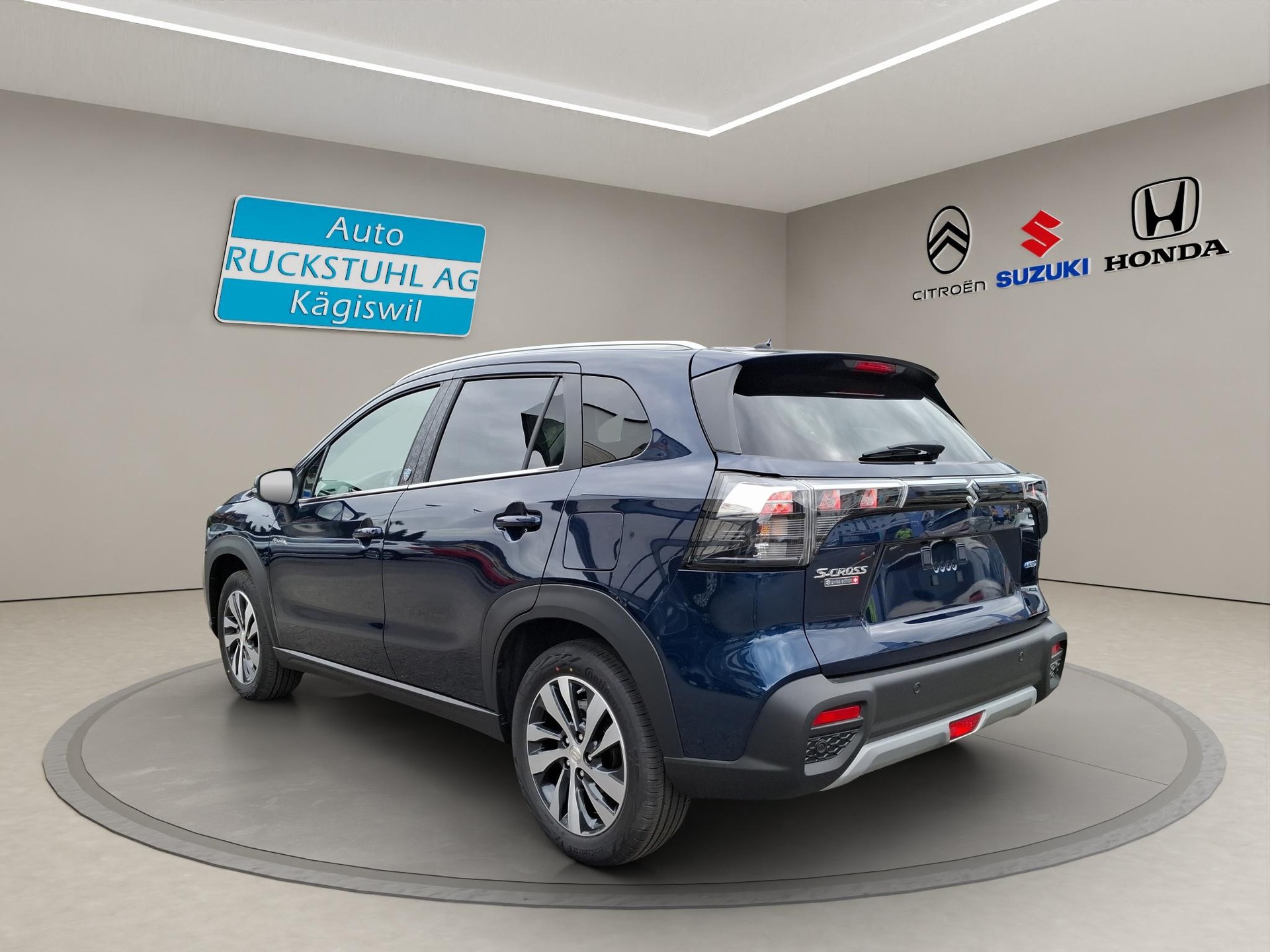 SUZUKI S-Cross 1.4 T Piz Sulai Top Hybrid 4x4-image-4