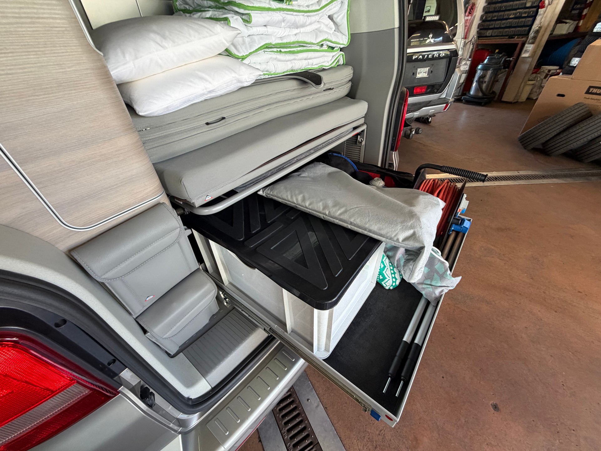 VW T5 California 2.0 Bi-TDI Comfortline EUROPE 4Motion DSG-image-9